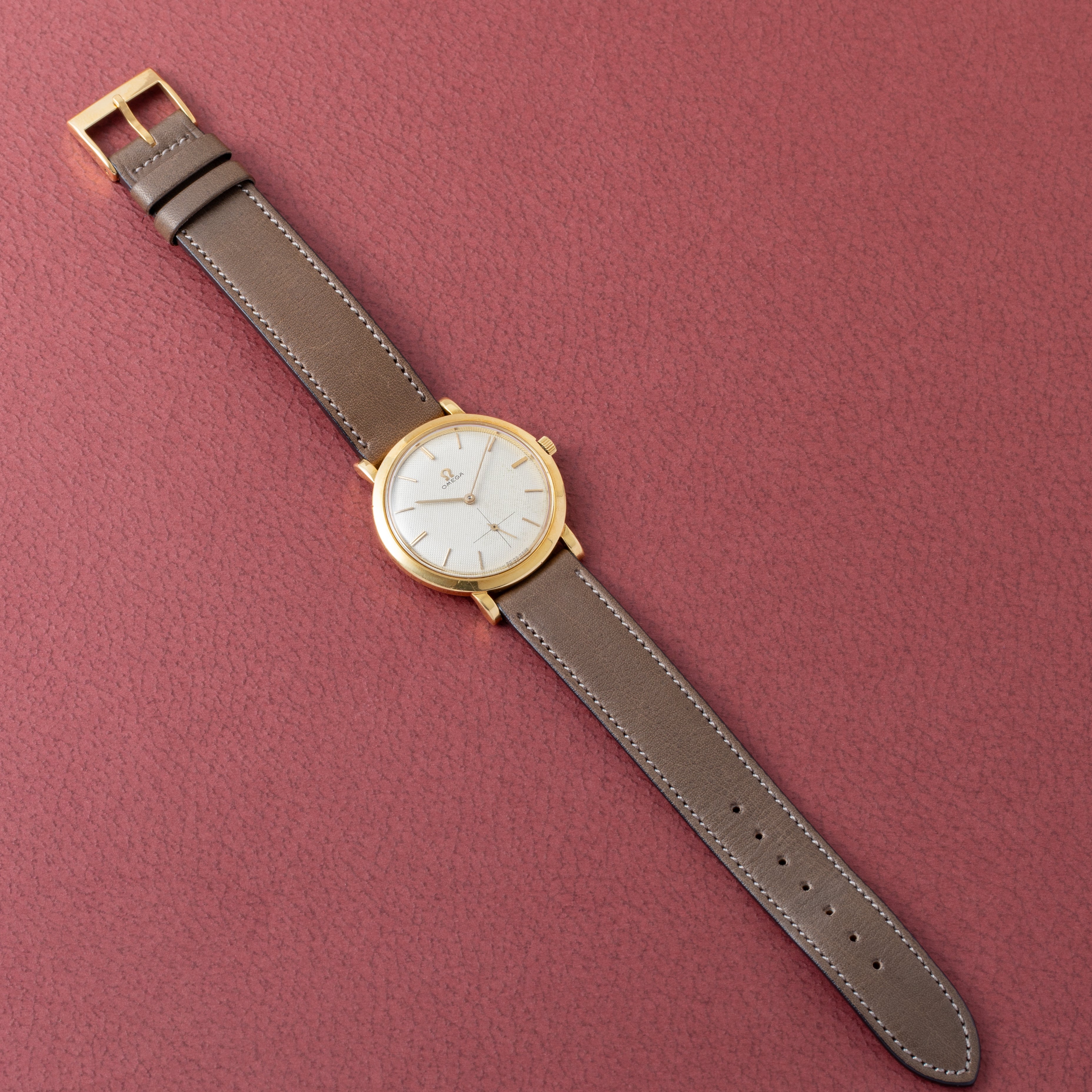 オメガ 18金無垢 ギョウシェダイヤル 1956年~1957年製 Ref.14367 スモールセコンド