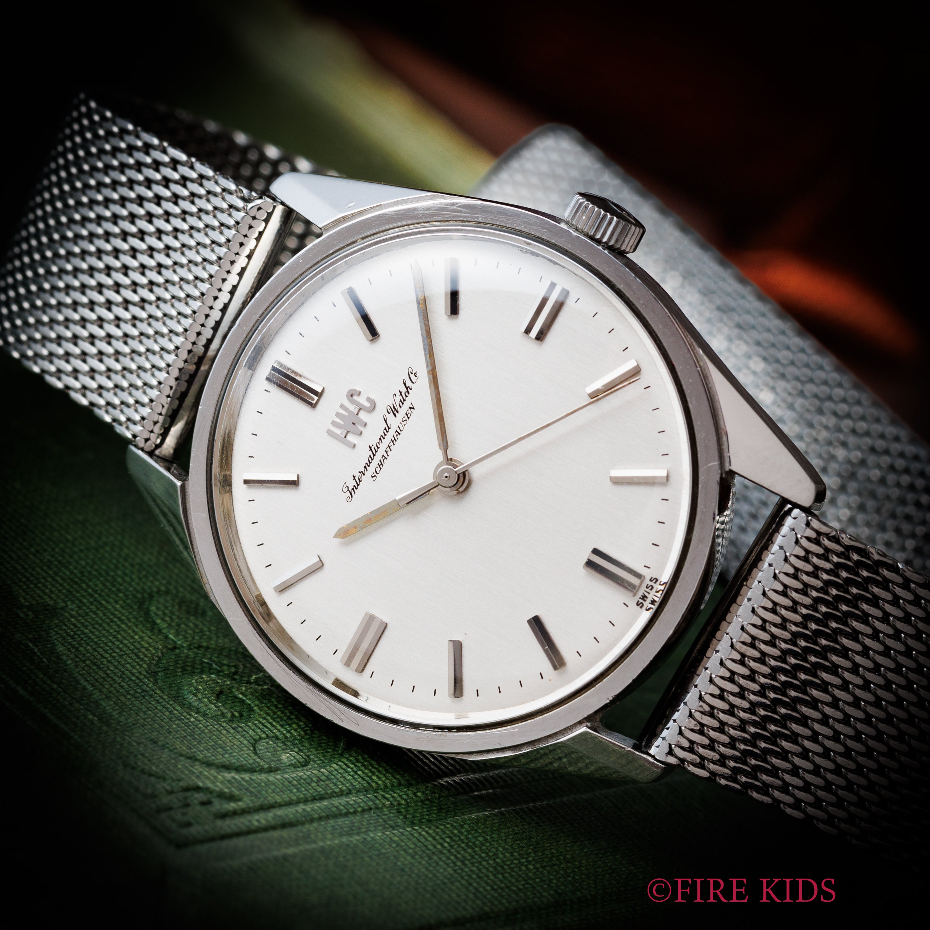 IWC ラウンド 1970年製(昭和45年製) Cal.89 手巻き オールドインター R810 純正メッシュブレス付