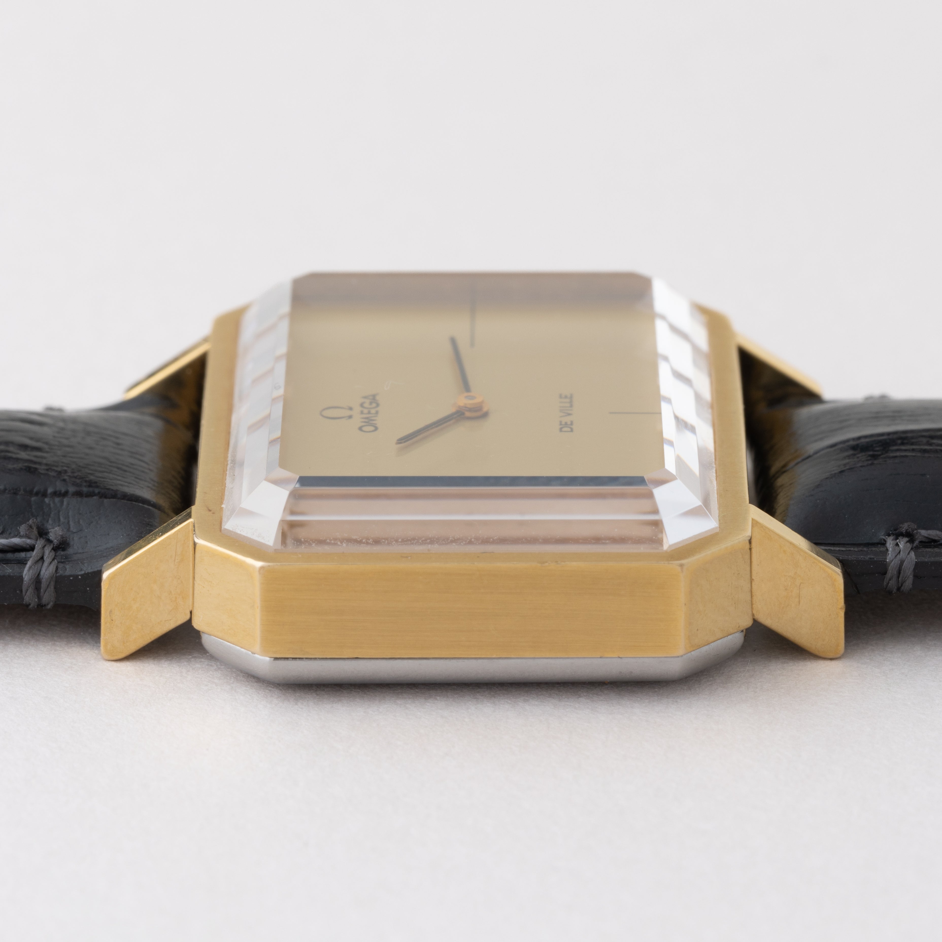 オメガ デ・ヴィル 角型 金張り 1973年製 手巻き Ref.5110379 カットガラス