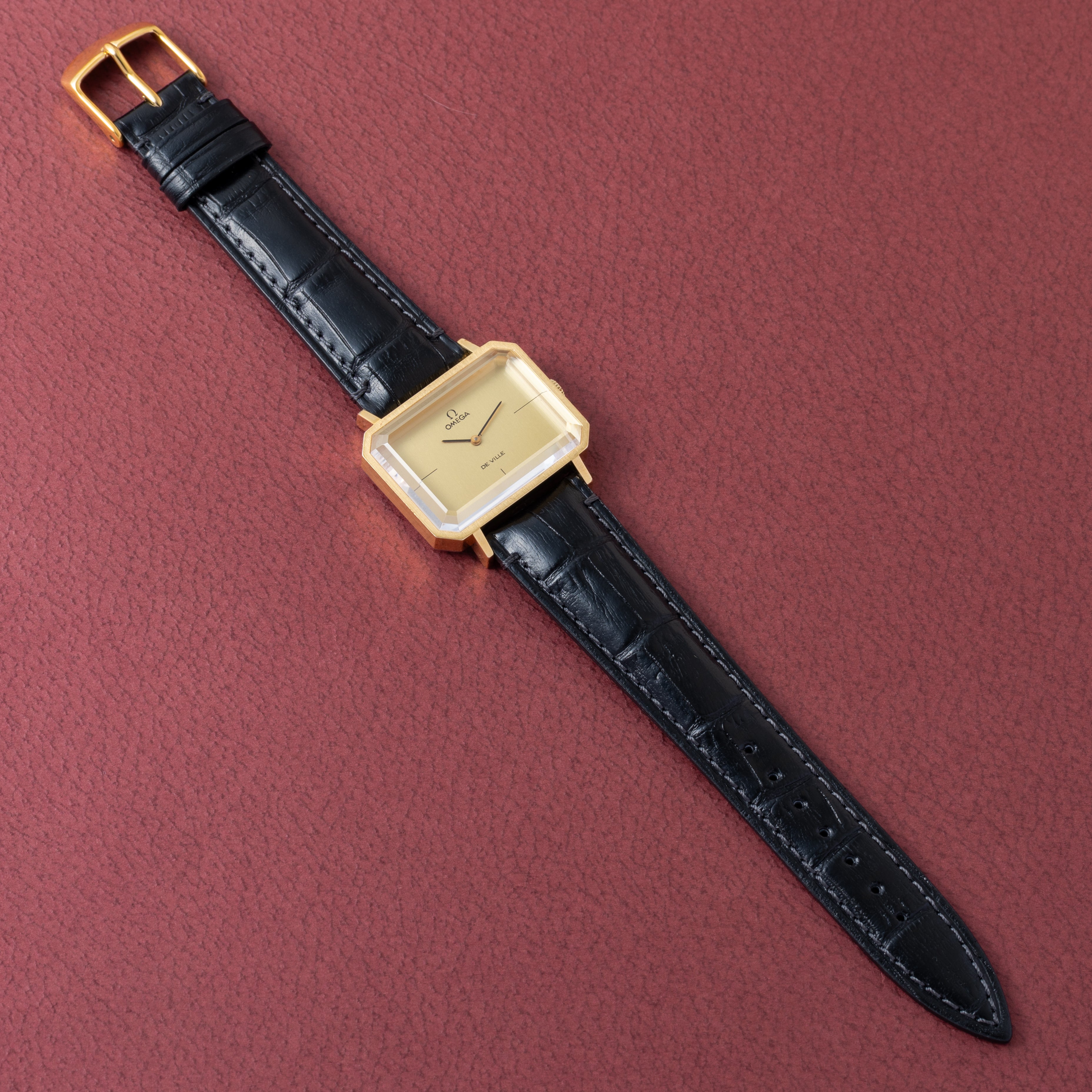 オメガ デ・ヴィル 角型 金張り 1973年製 手巻き Ref.5110379 カットガラス