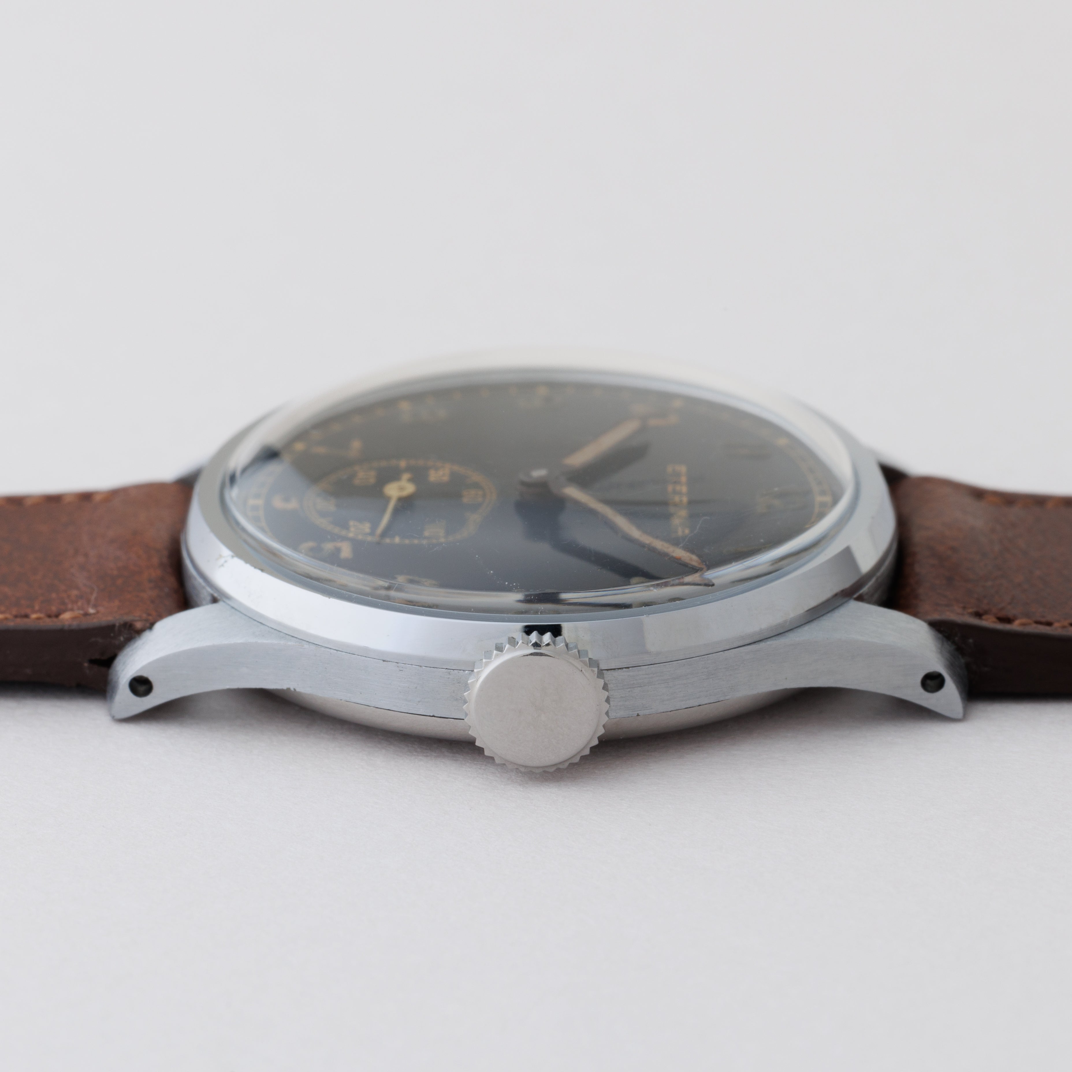 エテルナ ラウンドケース 1940年代製 ブラックミラーダイヤル スモールセコンド タグ付き