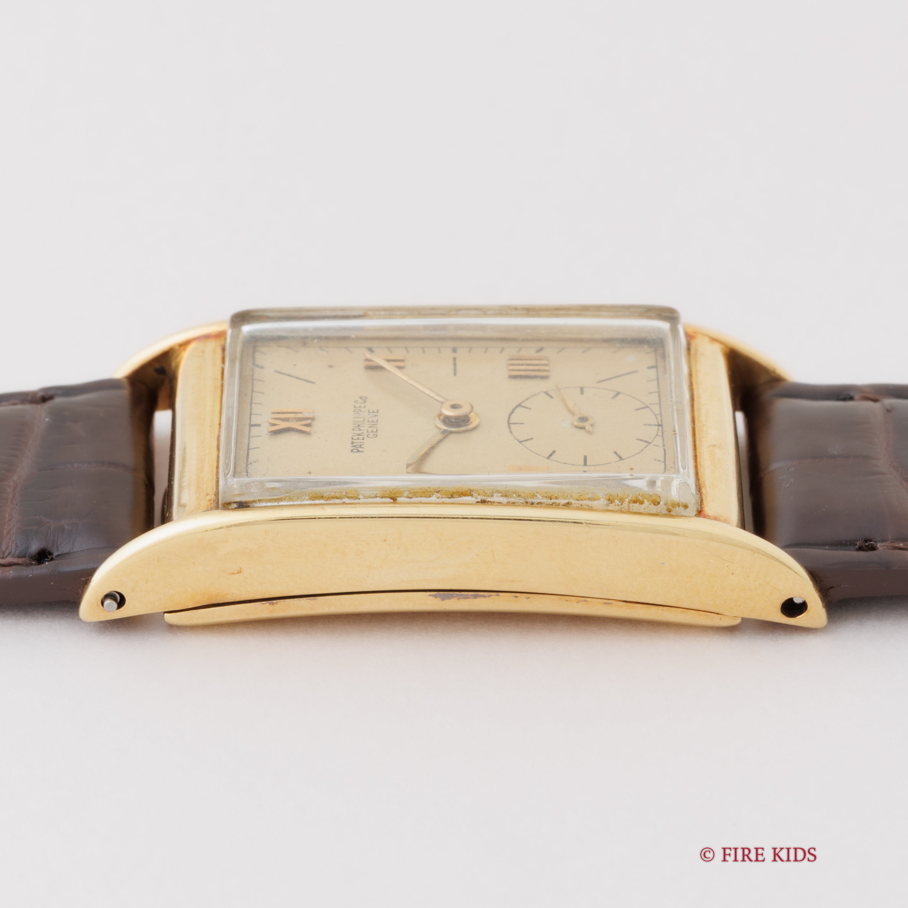 パテック・フィリップ レクタンギュラーケース 1944年製 Ref.1560 Cal.9‐90 手巻 18金無垢RG アーカイブ付き