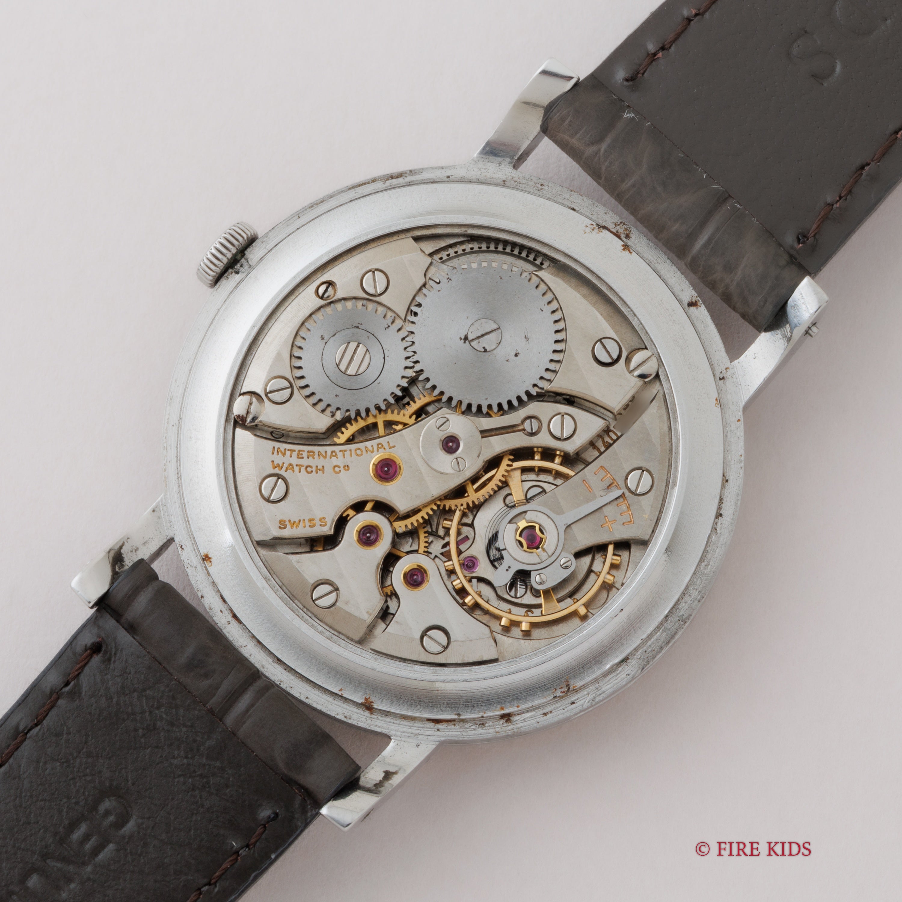 IWC Cal.89 手巻き ラウンドケース 1957年製 砲弾インデックス