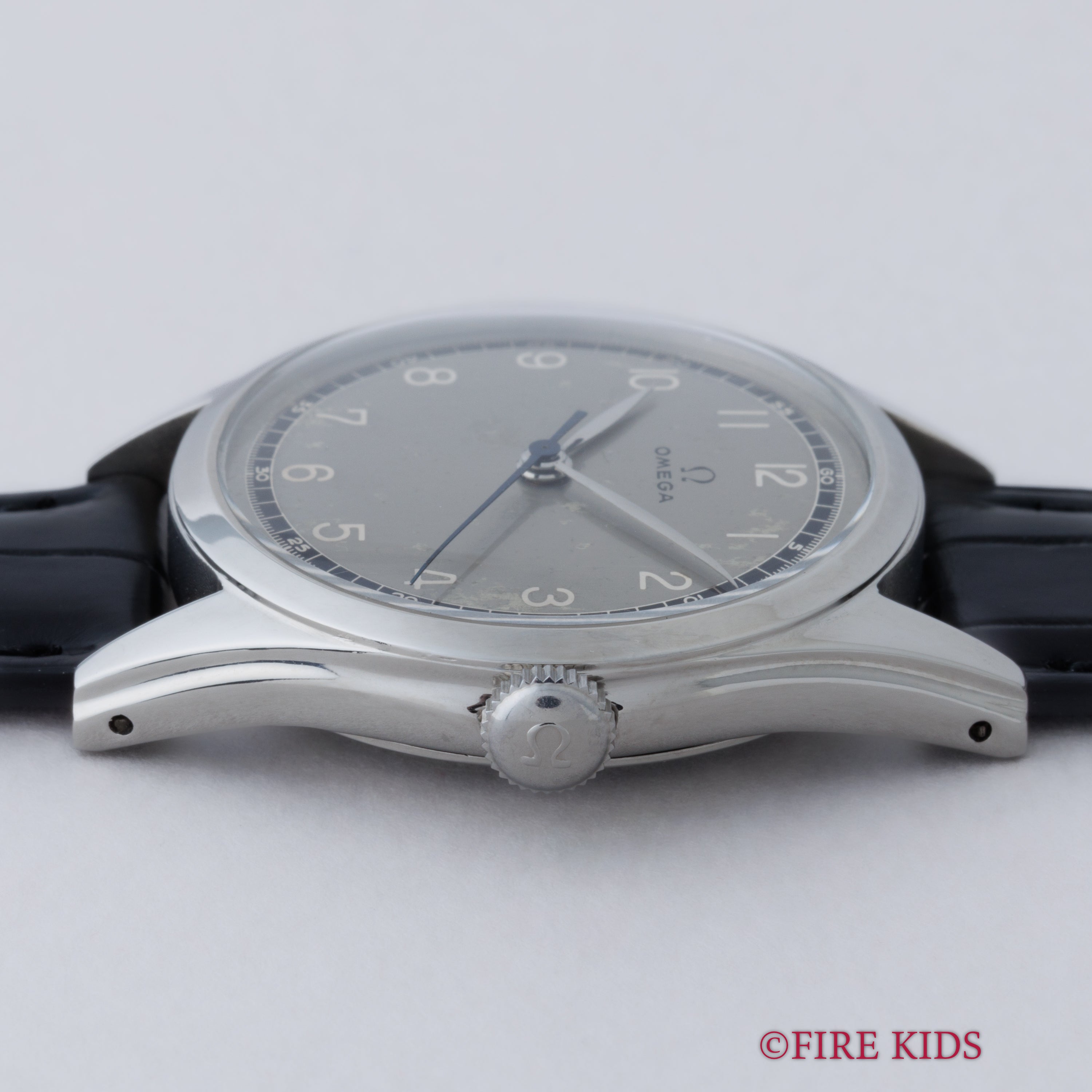 オメガ 30mmキャリバー 1950年製(昭和25年製)手巻 Cal.283 Ref.2537-10 グレーツートンダイヤル