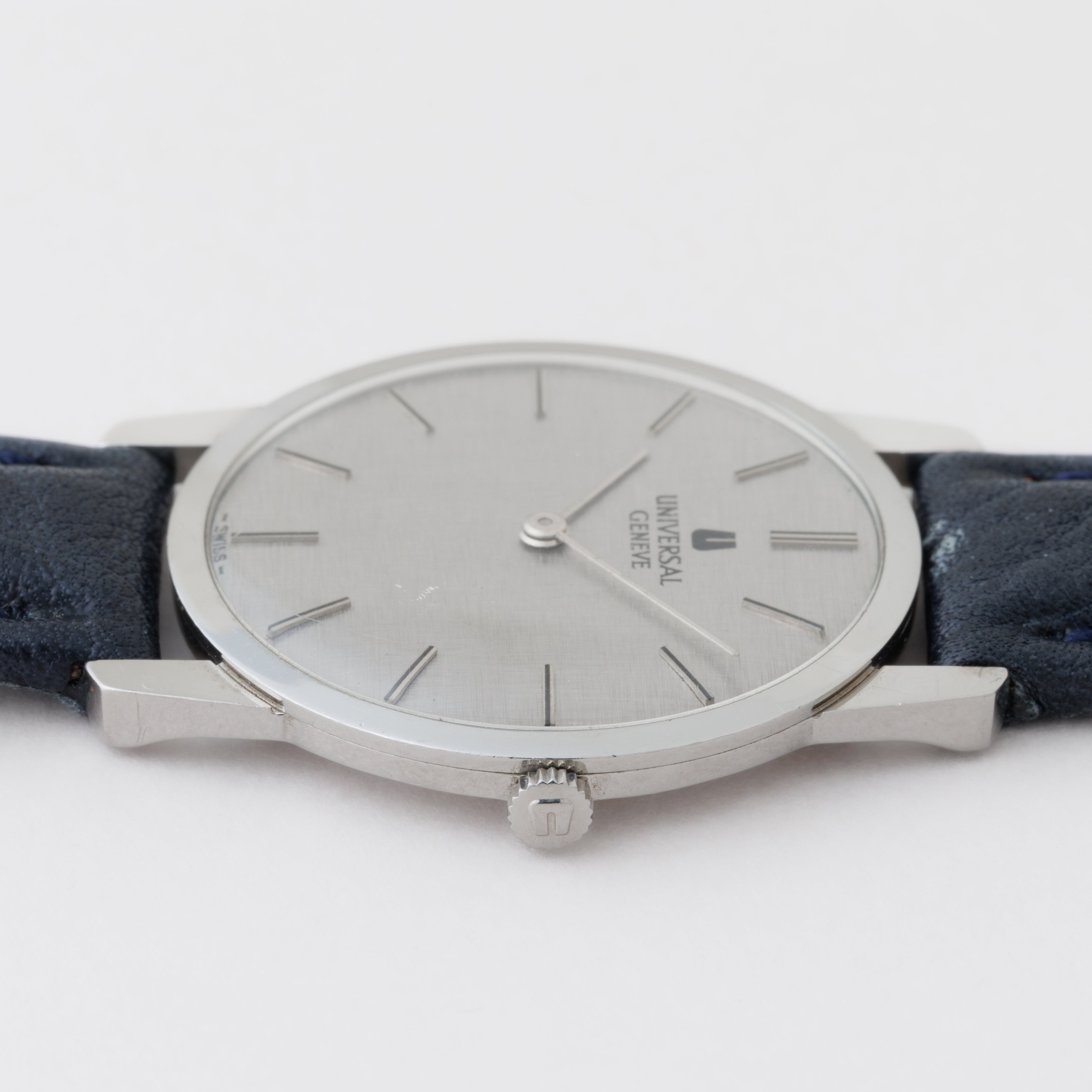 ユニバーサルジュネーブ ラウンド リネンダイアル 1970年代製 Ref.842 101 Cal.1-42