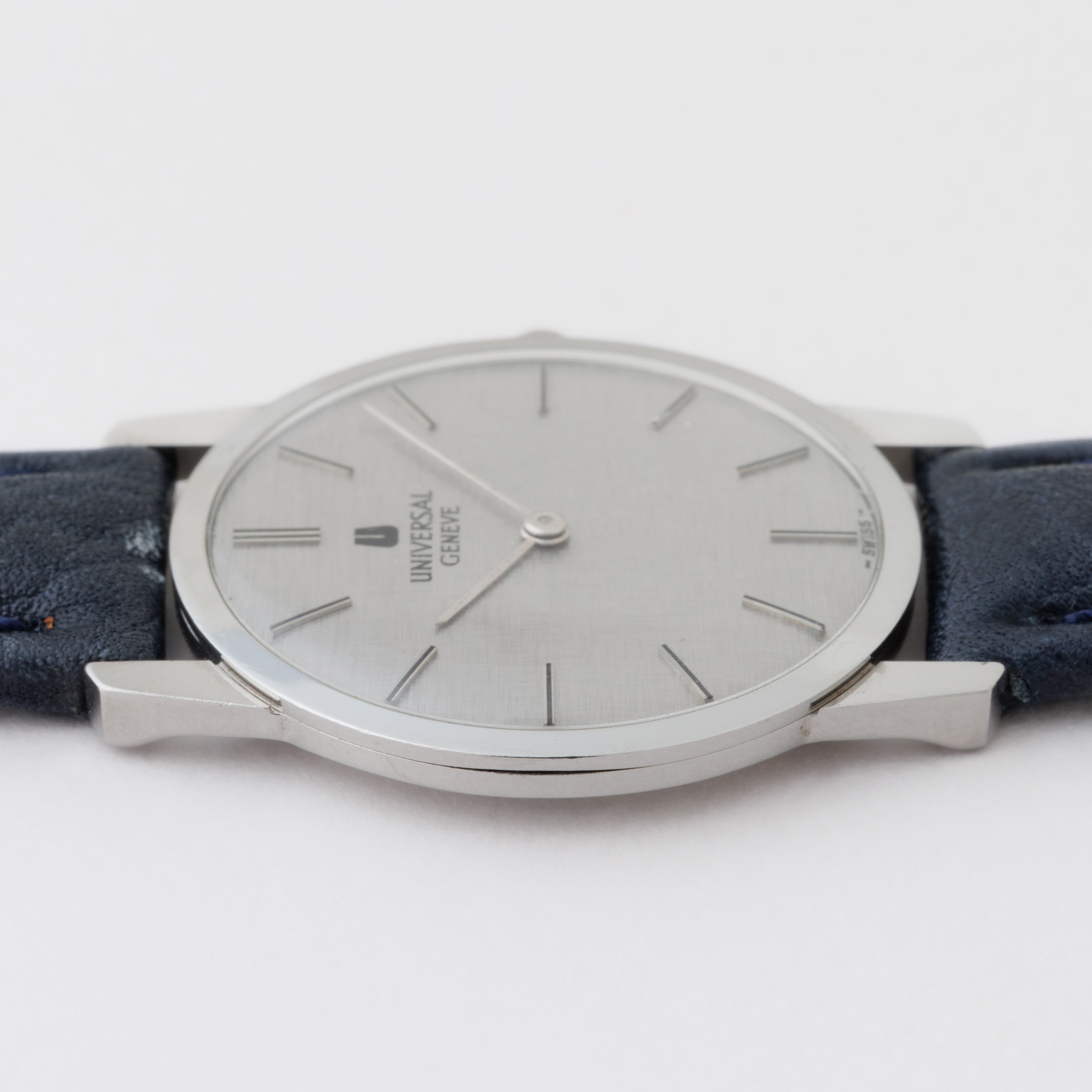 ユニバーサルジュネーブ ラウンド リネンダイアル 1970年代製 Ref.842 101 Cal.1-42