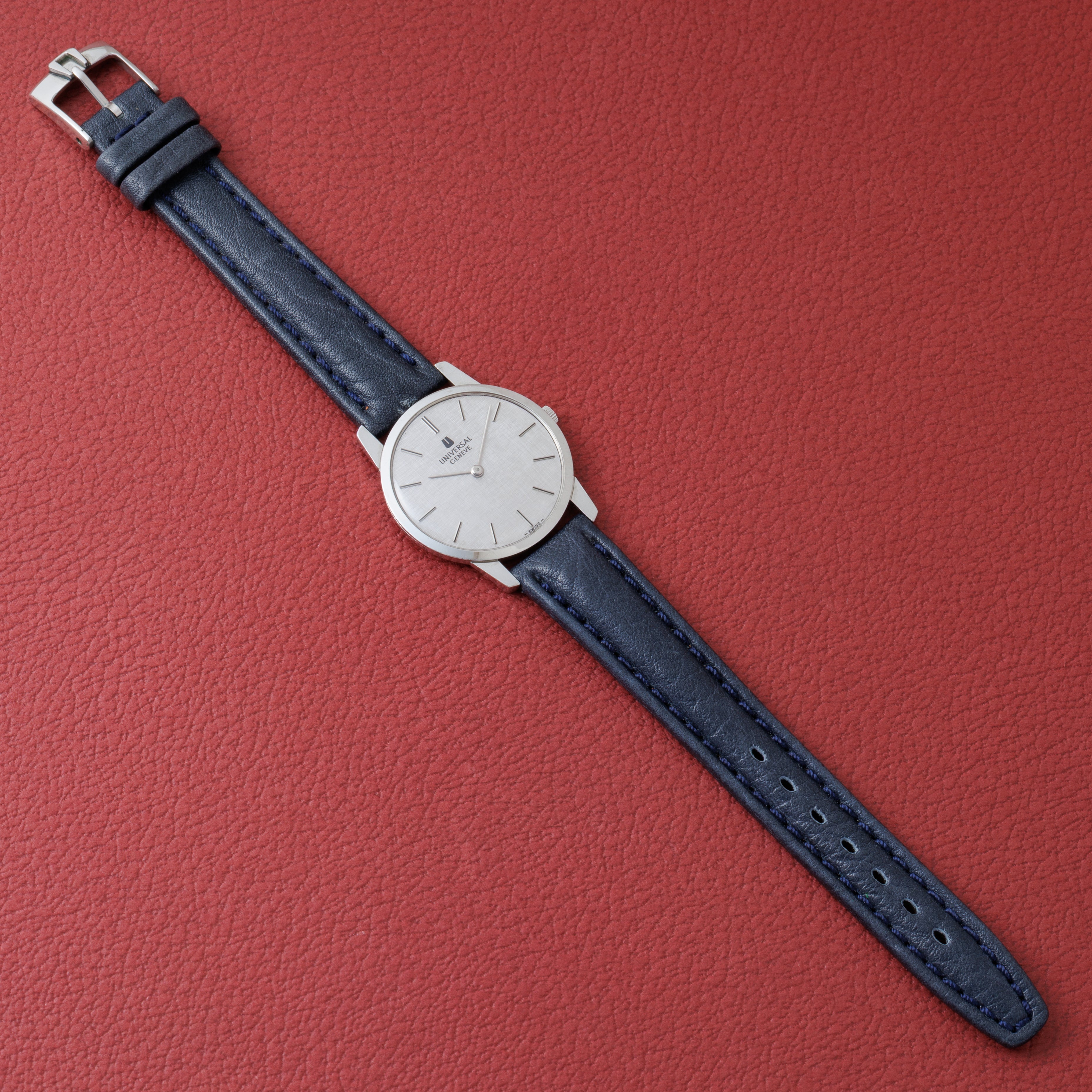 ユニバーサルジュネーブ ラウンド リネンダイアル 1970年代製 Ref.842 101 Cal.1-42