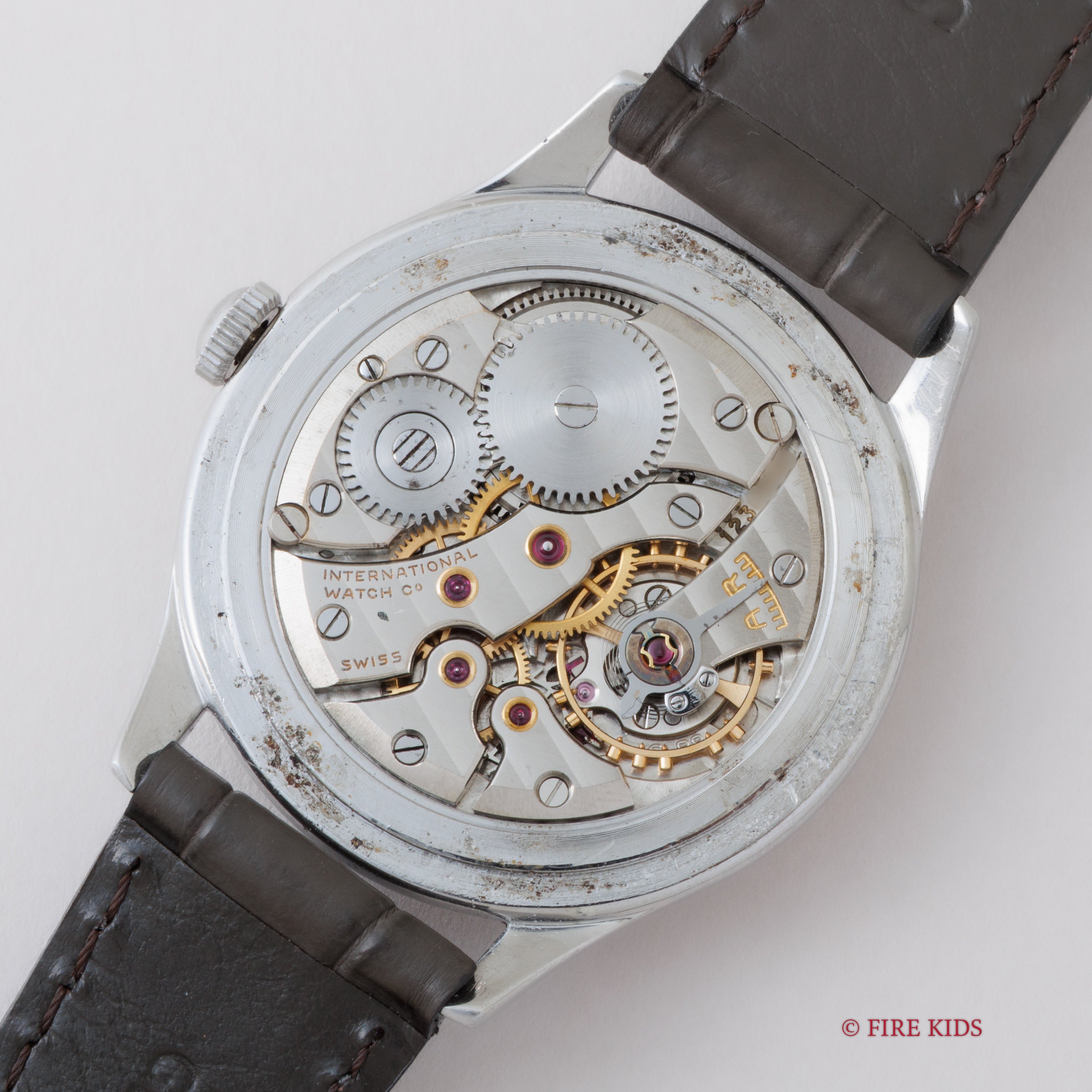 IWC 36㎜ラウンドケース 1959年製 スモールセコンド 手巻き Cal.88