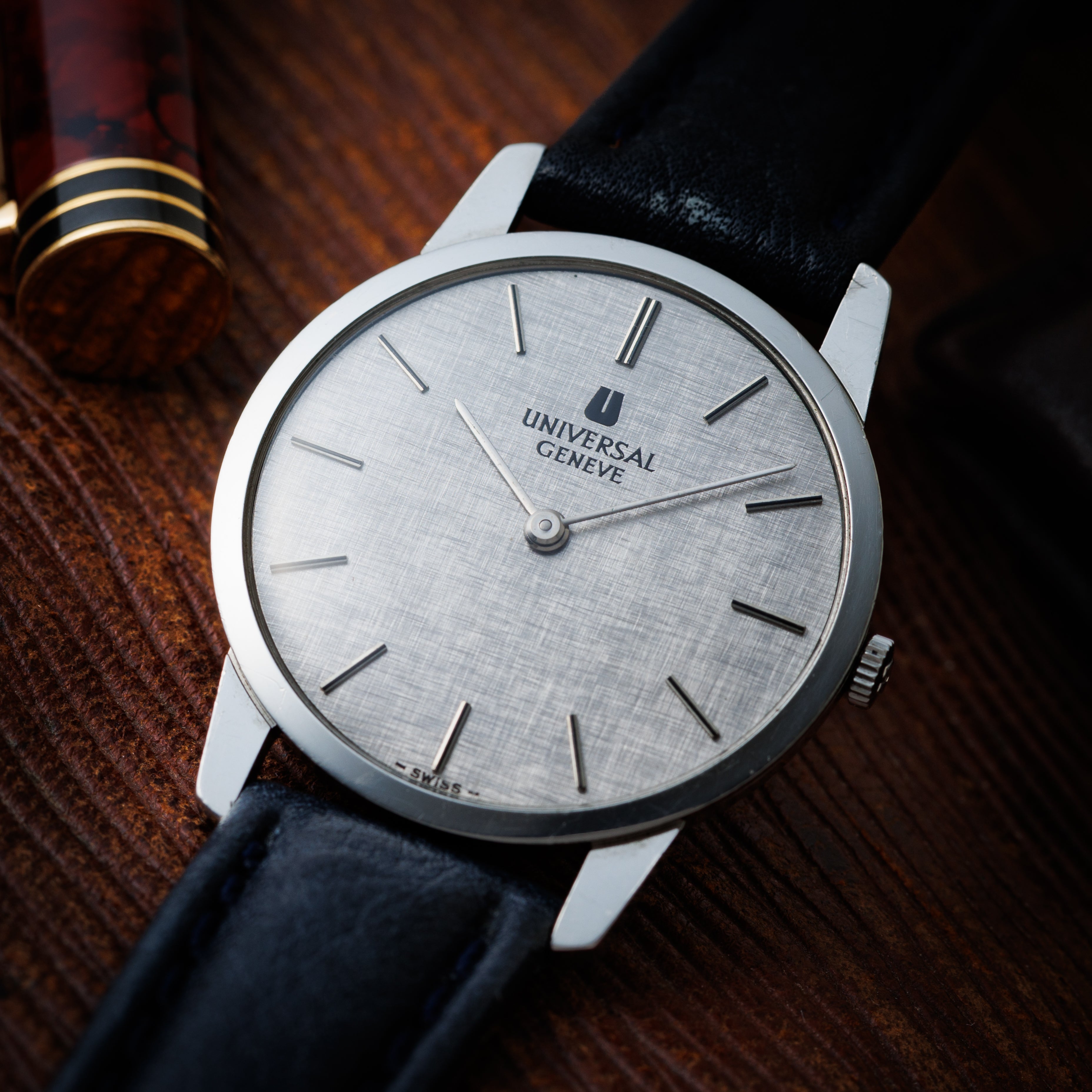 ユニバーサルジュネーブ ラウンド リネンダイアル 1970年代製 Ref.842 101 Cal.1-42