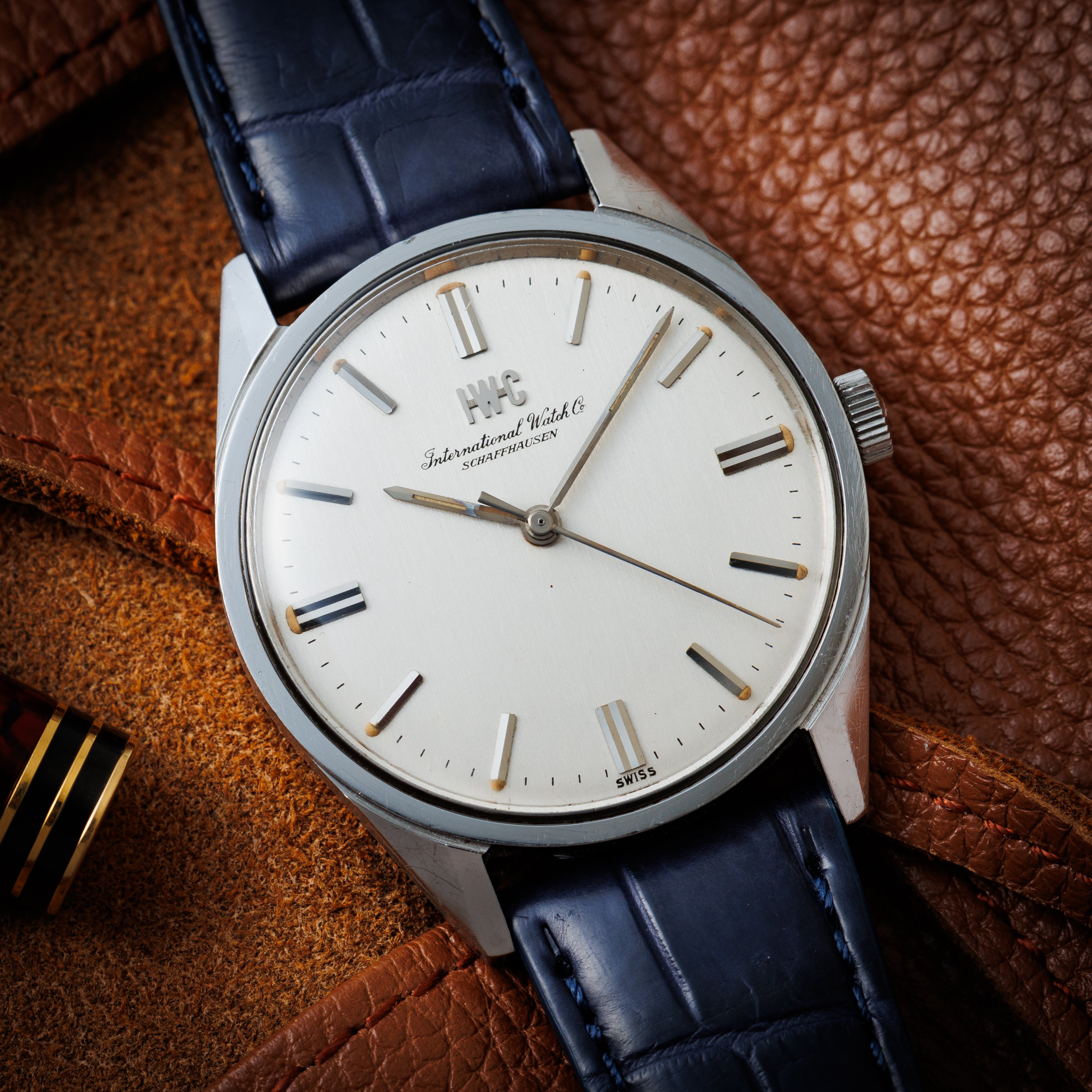 IWC ラウンド 1970年製(昭和45年製) Cal.89 手巻き オールドインター R810 純正尾錠付き