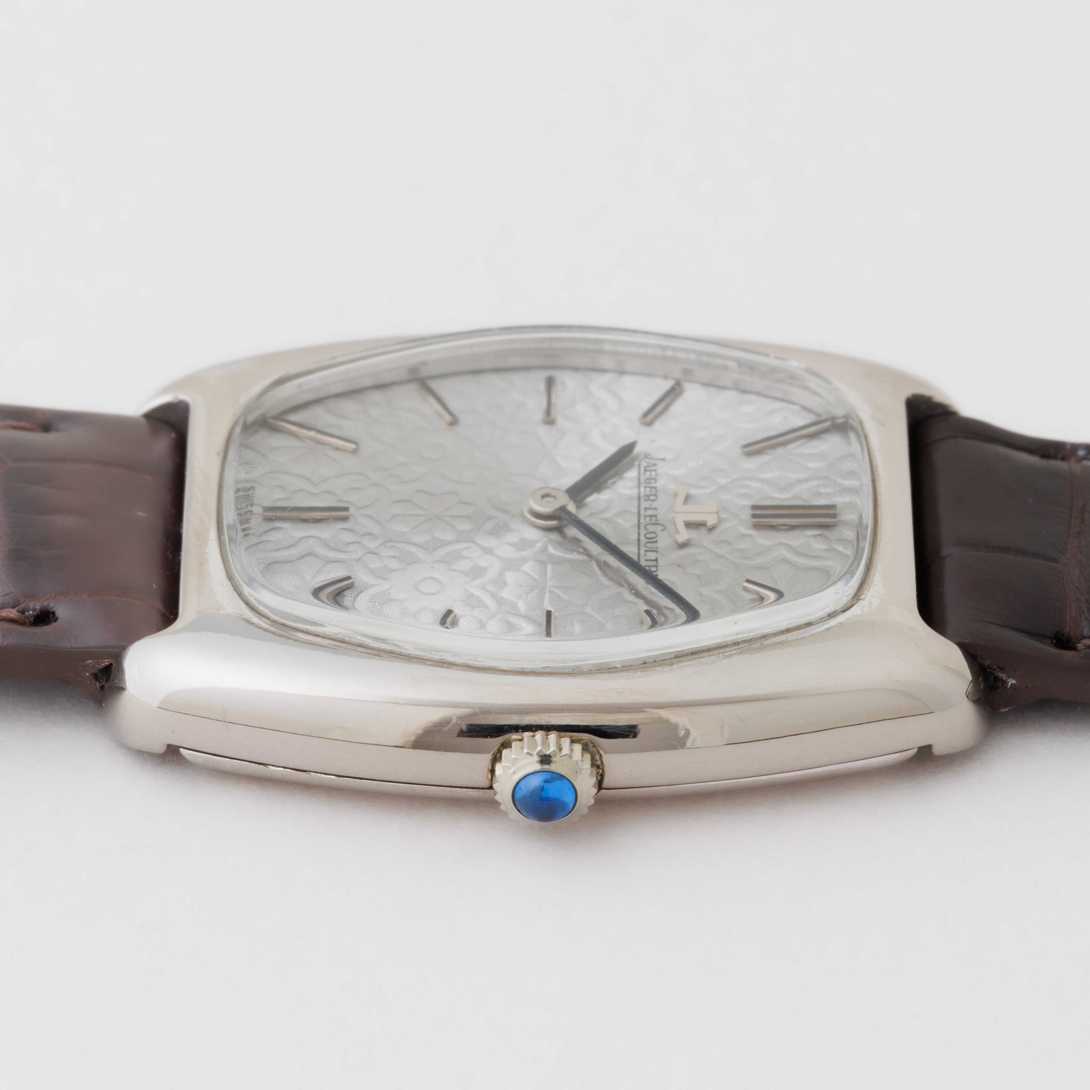 ジャガー・ルクルト 18金無垢 フラワーモチーフダイヤル 1970年代 トノー型 手巻き Ref.9048.22