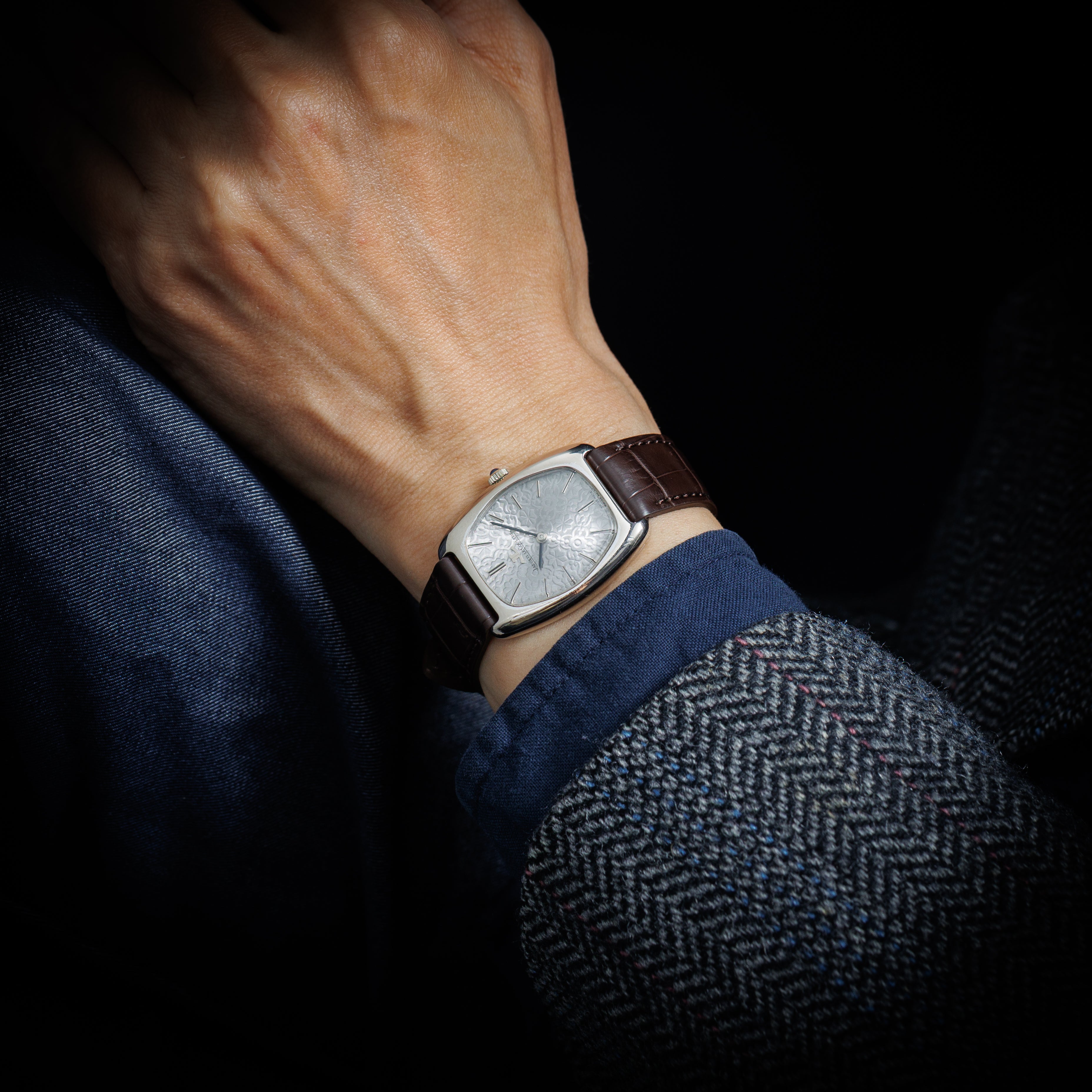 ジャガー・ルクルト 18金無垢 フラワーモチーフダイヤル 1970年代 トノー型 手巻き Ref.9048.22