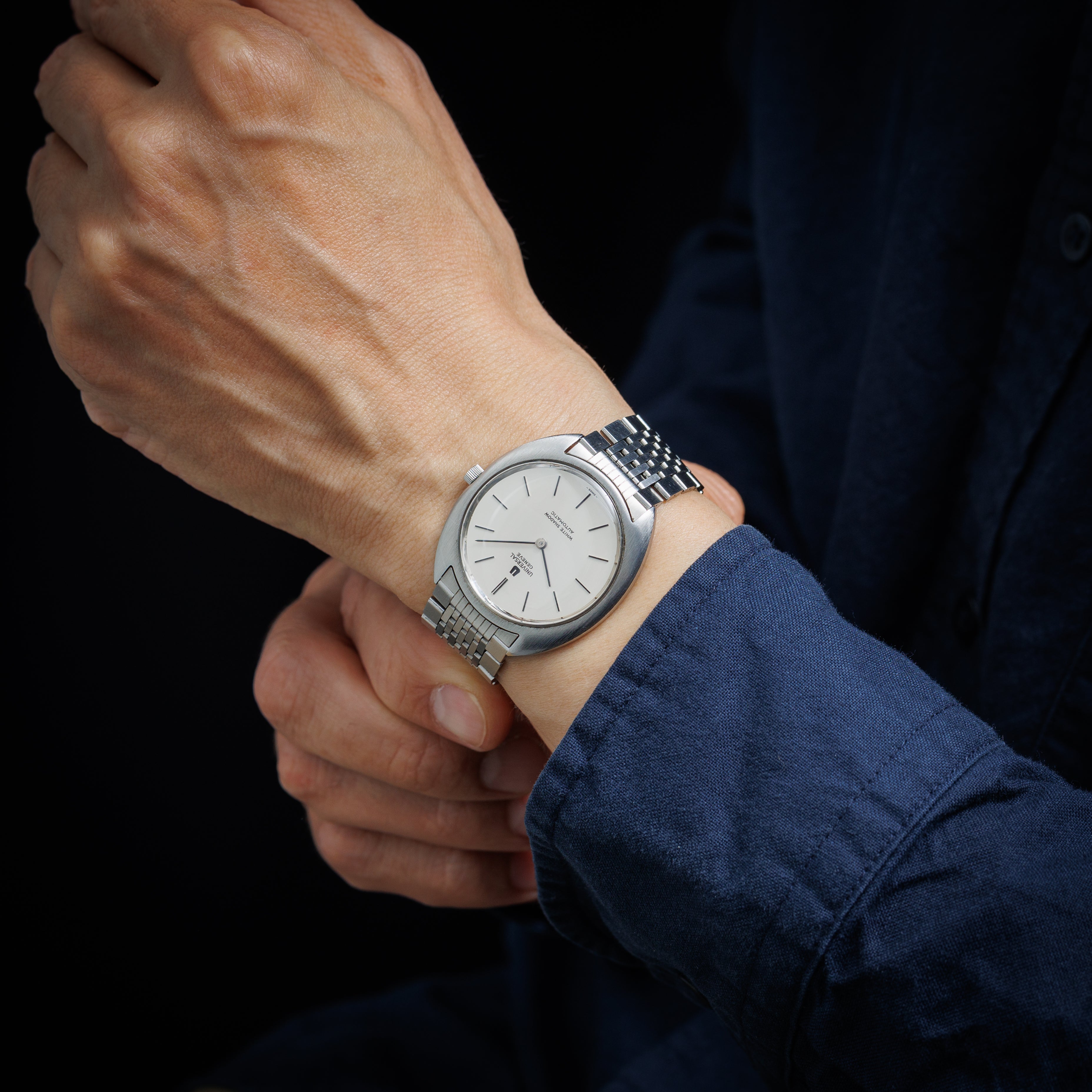 ユニバーサル・ジュネーブ ホワイトシャドウ 1970年代製 マイクローター自動巻き 純正ブレス