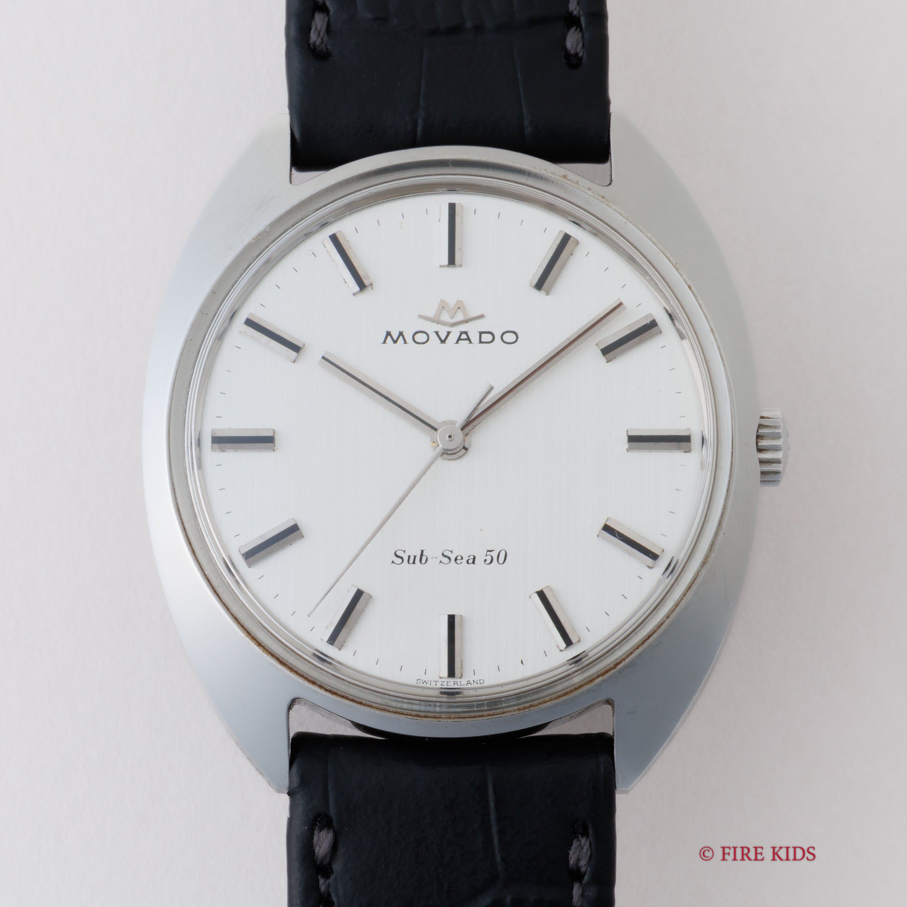 モバード サブ・シー50 1960年代製 手巻き Ref.126-704-J510 トノー型 ノンデイト