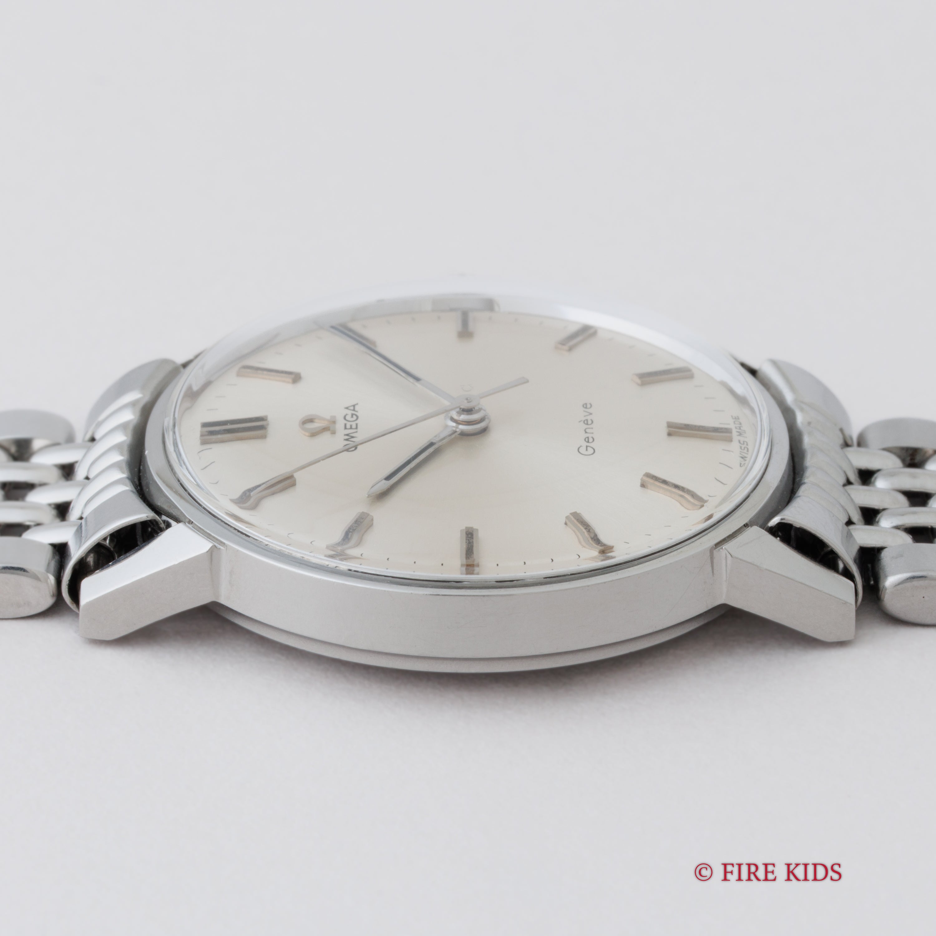 オメガ ジュネーブ ラウンドケース 1967年製 手巻き ノンデイト Ref.135.011 純正ライスブレス