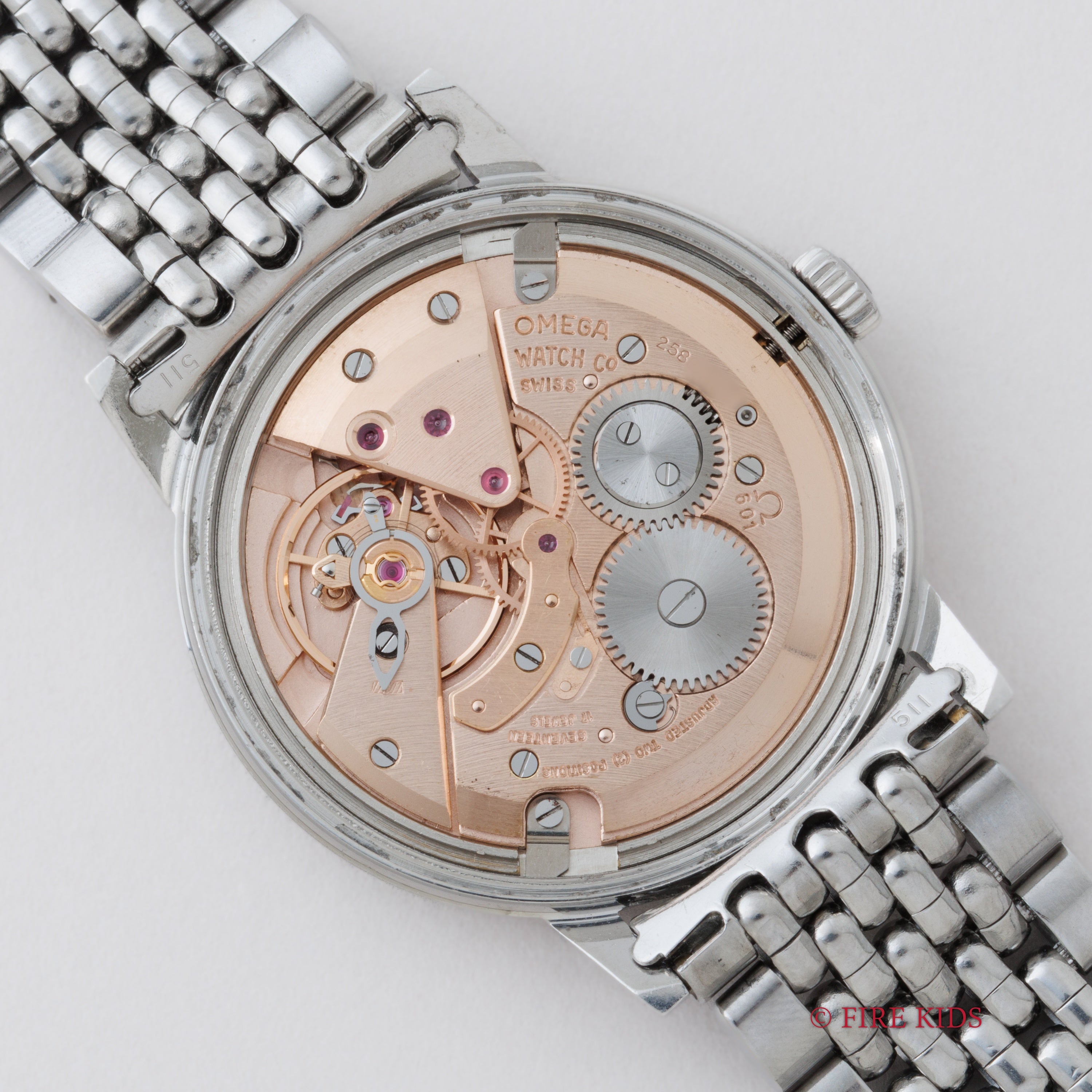 オメガ ジュネーブ ラウンドケース 1967年製 手巻き ノンデイト Ref.135.011 純正ライスブレス