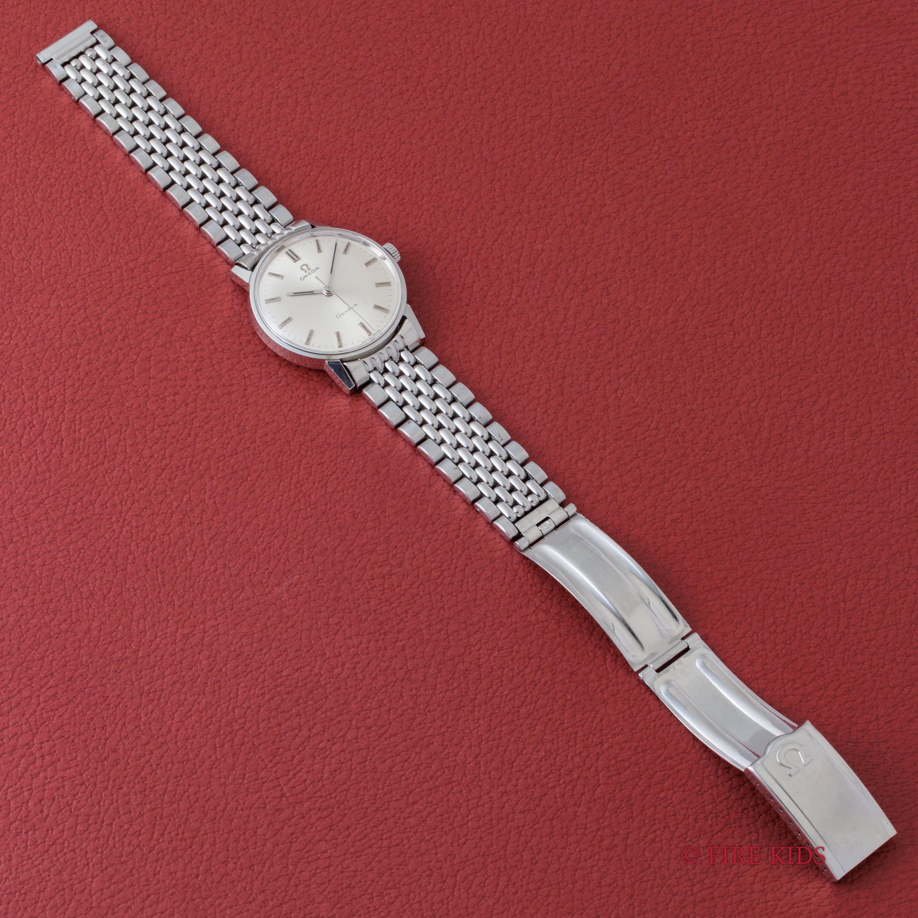 オメガ ジュネーブ ラウンドケース 1967年製 手巻き ノンデイト Ref.135.011 純正ライスブレス