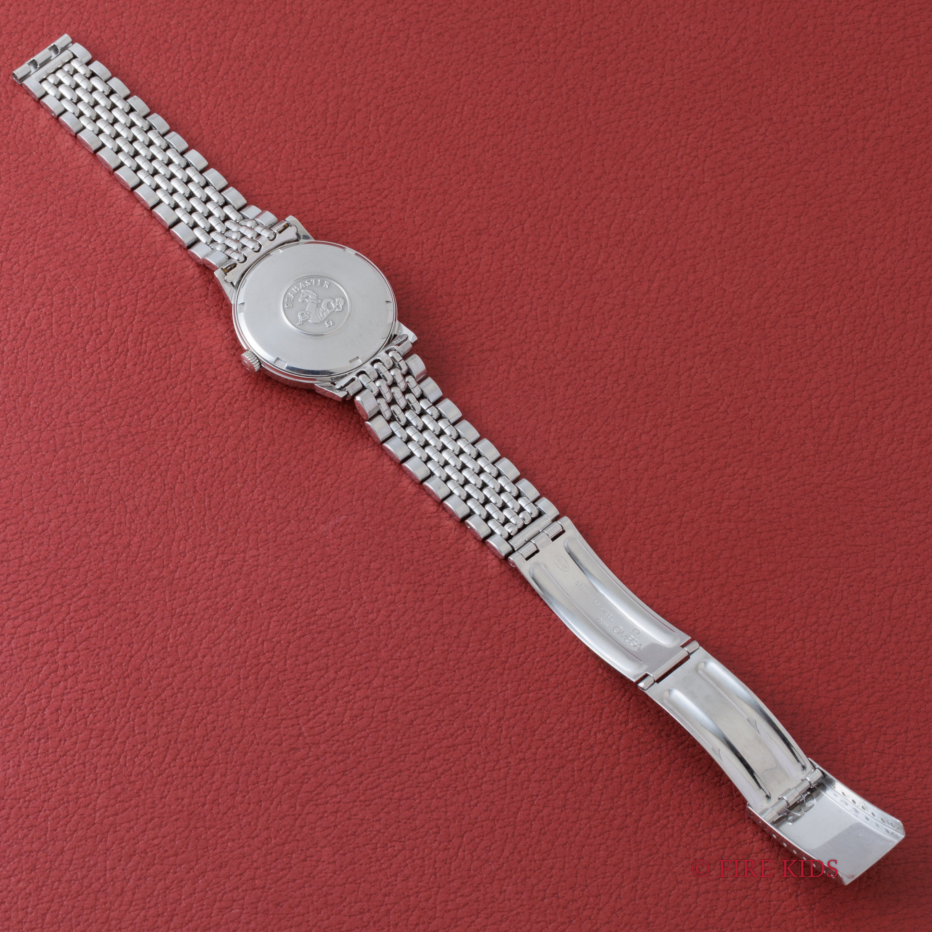 オメガ ジュネーブ ラウンドケース 1967年製 手巻き ノンデイト Ref.135.011 純正ライスブレス