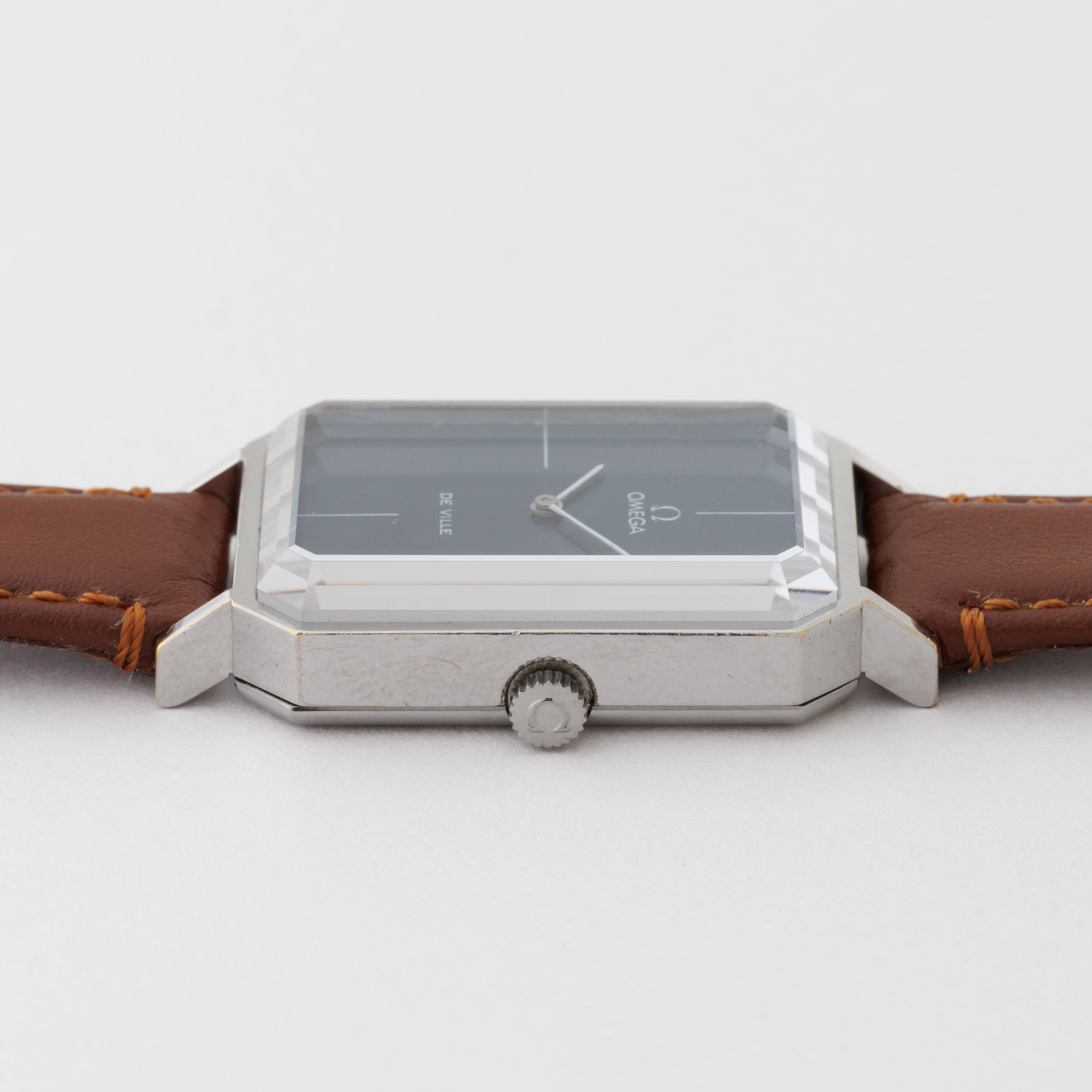 オメガ デ・ヴィル 角型 ブルーダイヤル 1972年製 手巻き カットガラス