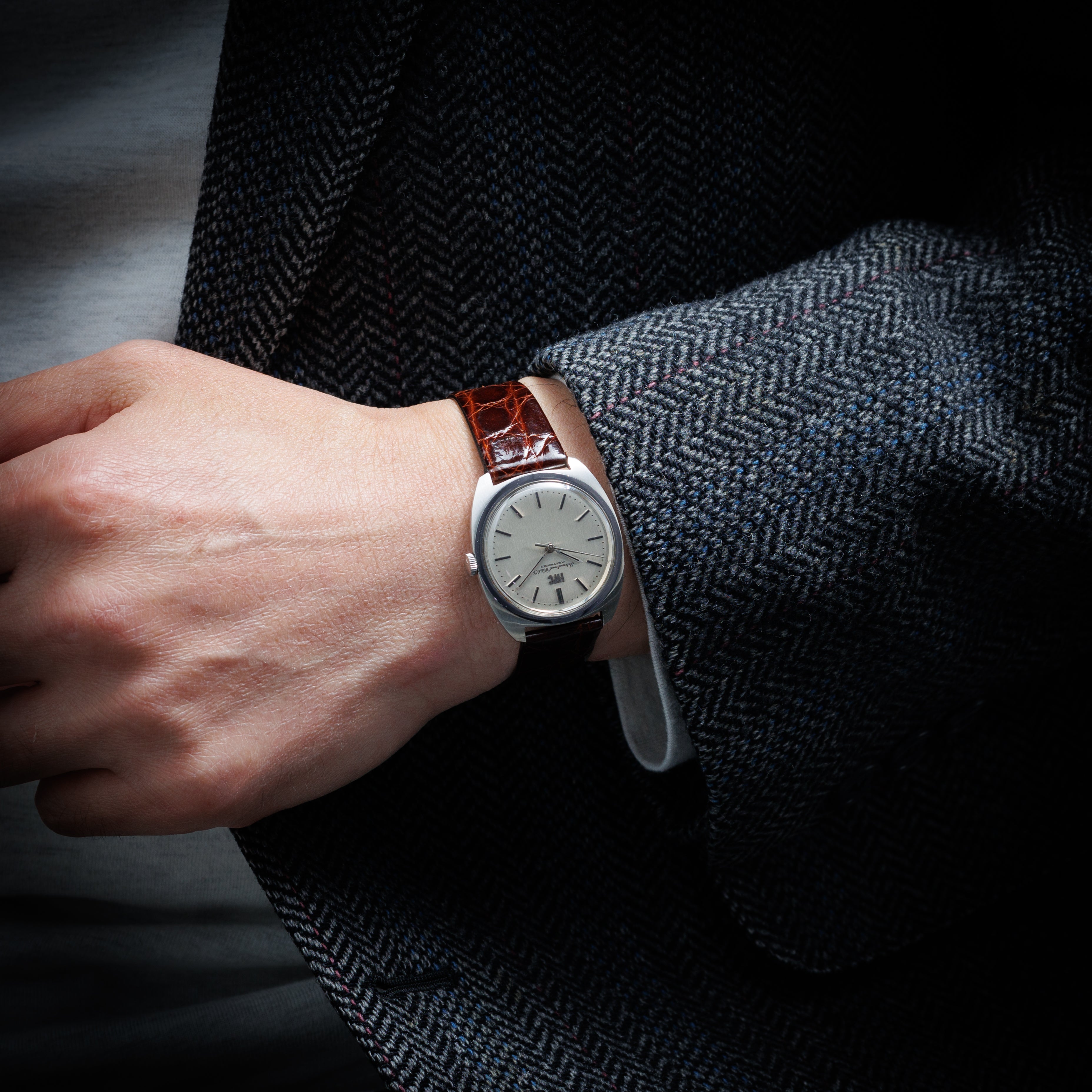 IWC トノーケース シルバーダイヤル Cal.403 箱、ギャラ付き