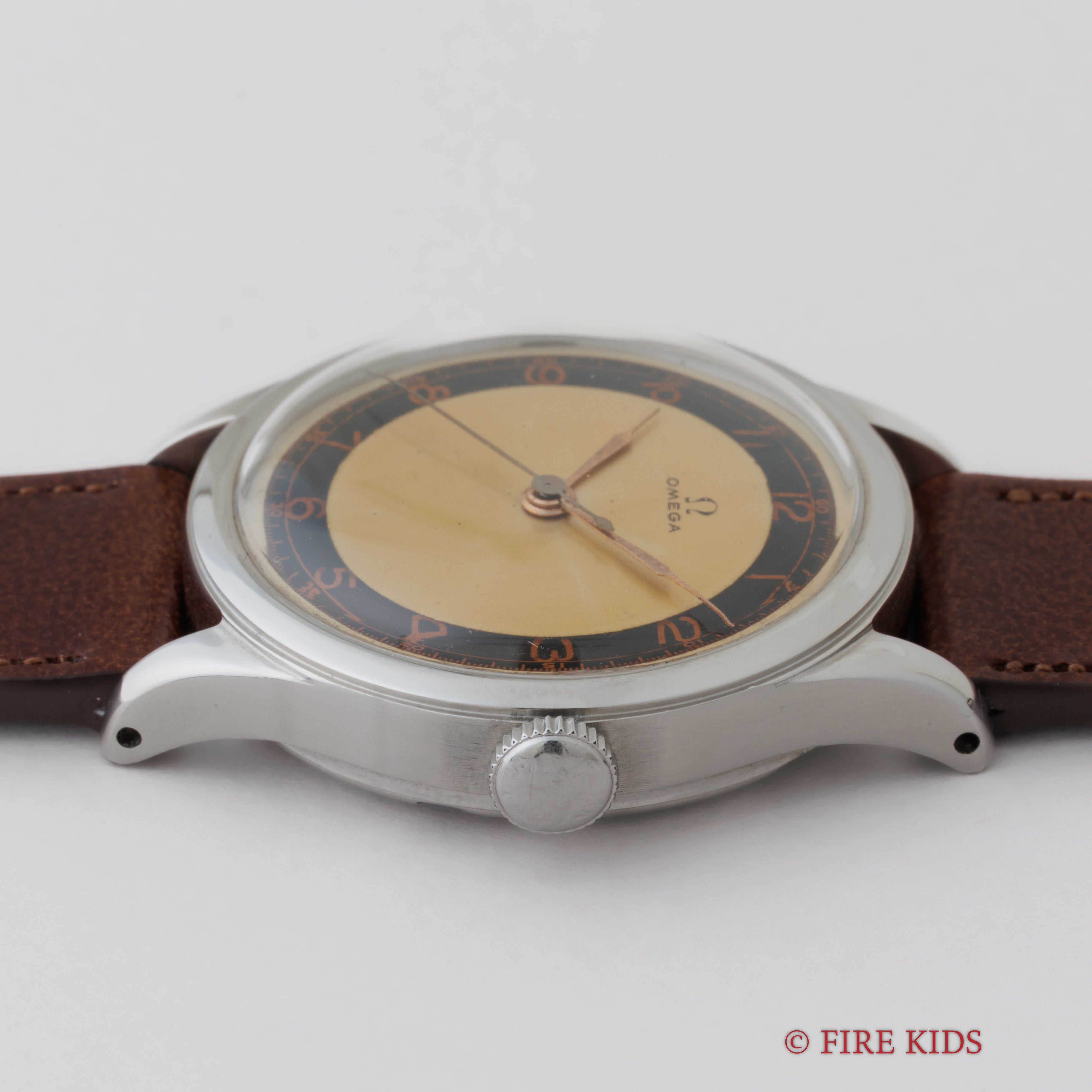 オメガ 30mmキャリバー ツートンダイヤル 手巻 Cal. 30 SC T2 1939年製 スクリューバックケース