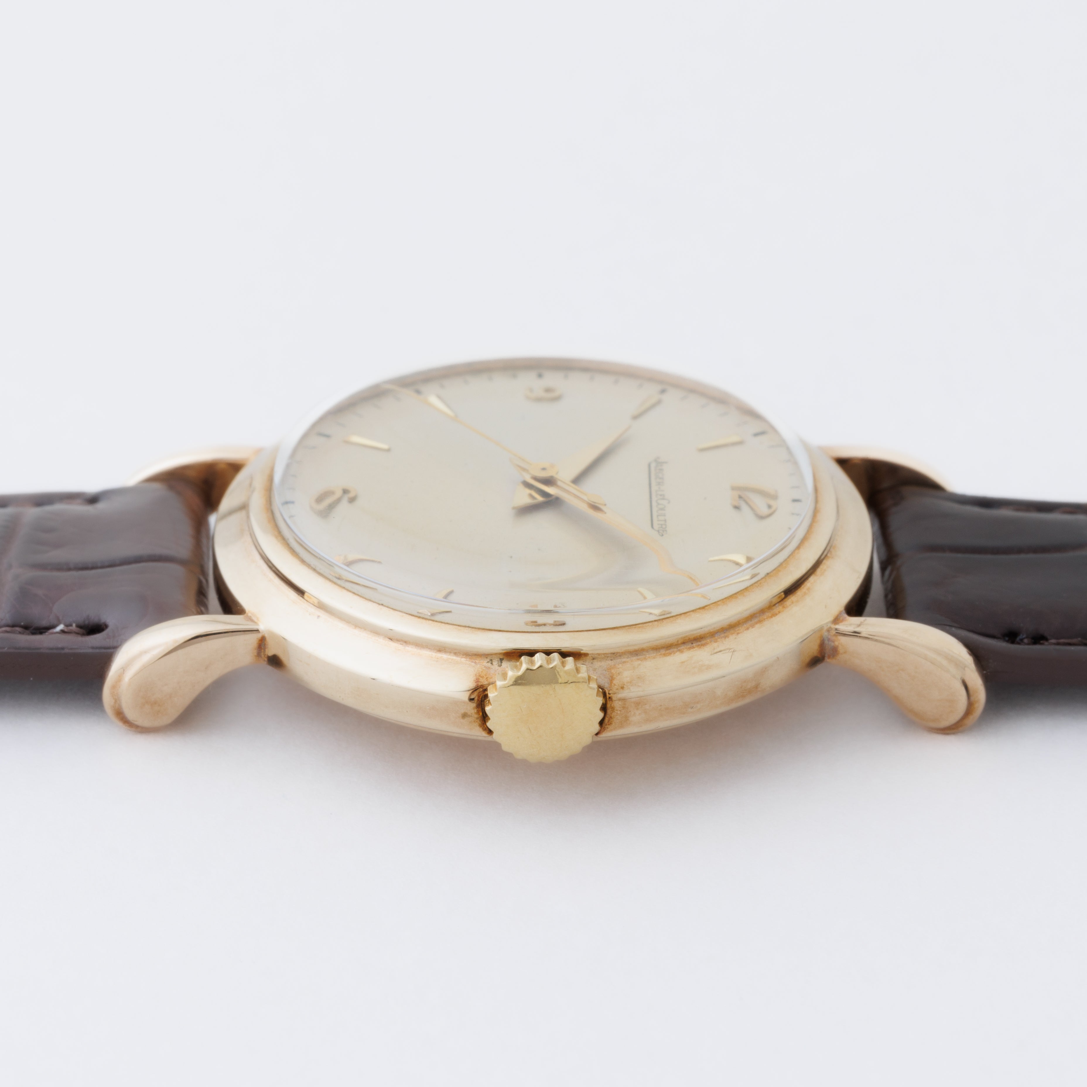 ジャガー・ルクルト 9金無垢イングランドケース ティアドロップラグ 1950年代製 手巻き Cal.P4781C