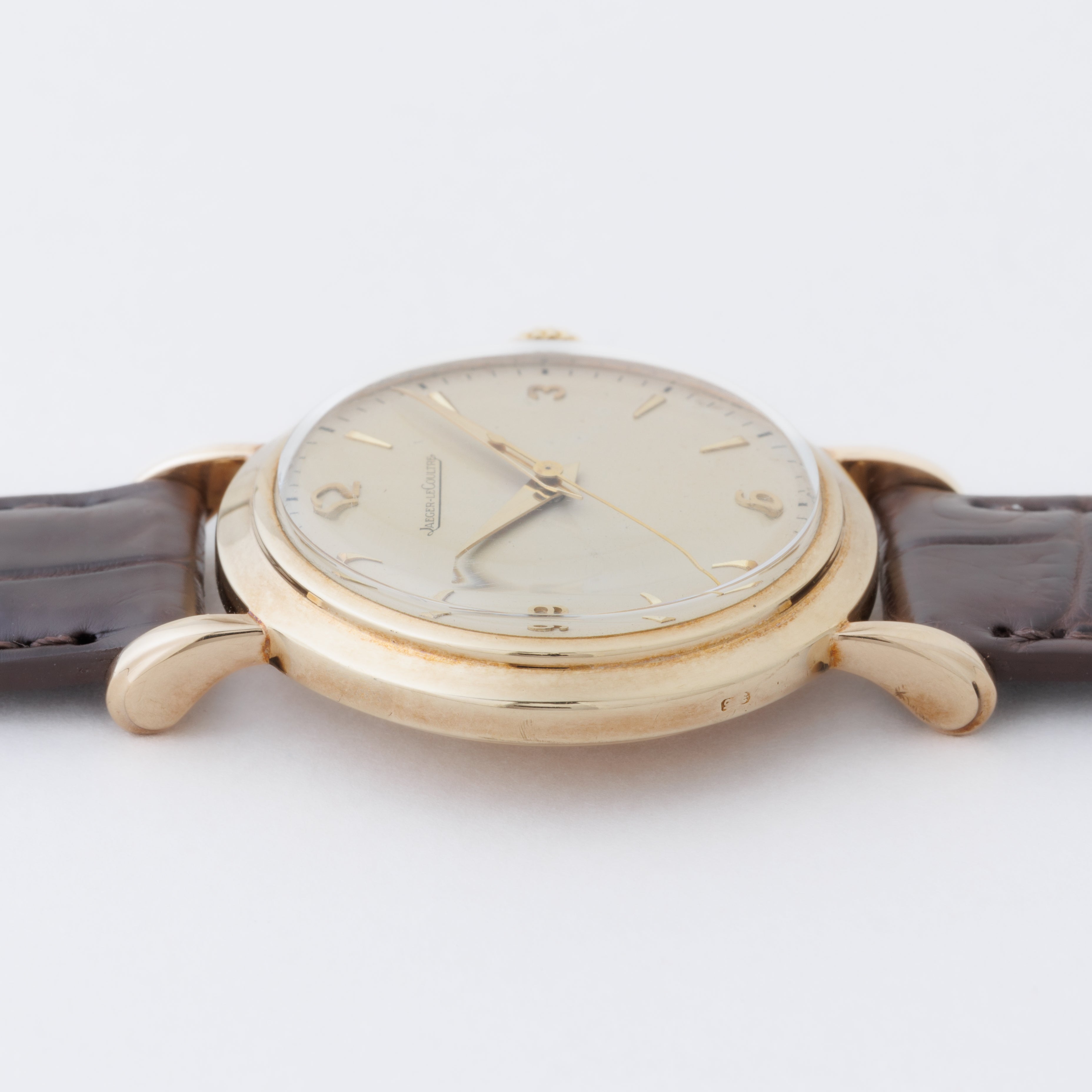 ジャガー・ルクルト 9金無垢イングランドケース ティアドロップラグ 1950年代製 手巻き Cal.P4781C