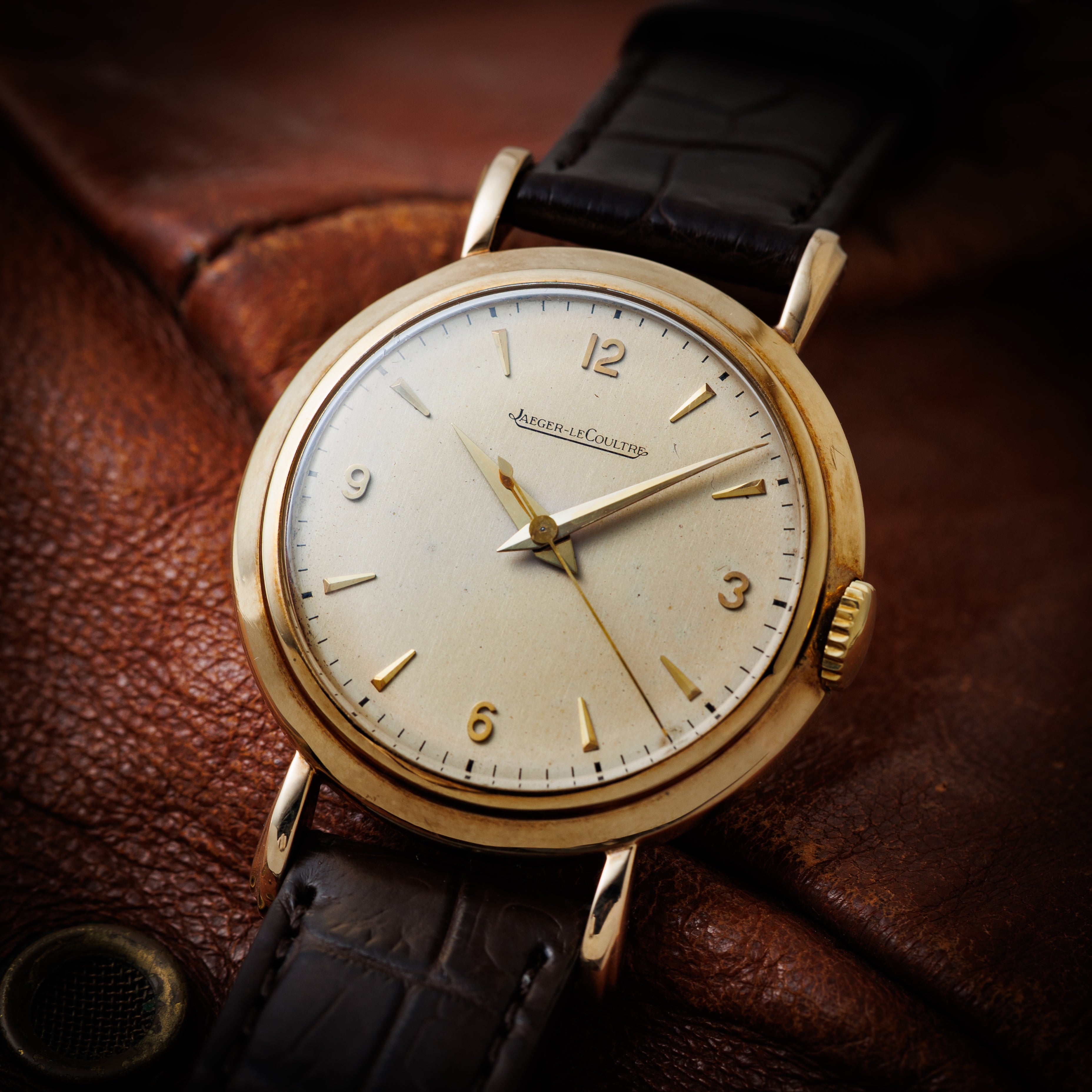 ジャガー・ルクルト 9金無垢イングランドケース ティアドロップラグ 1950年代製 手巻き Cal.P4781C