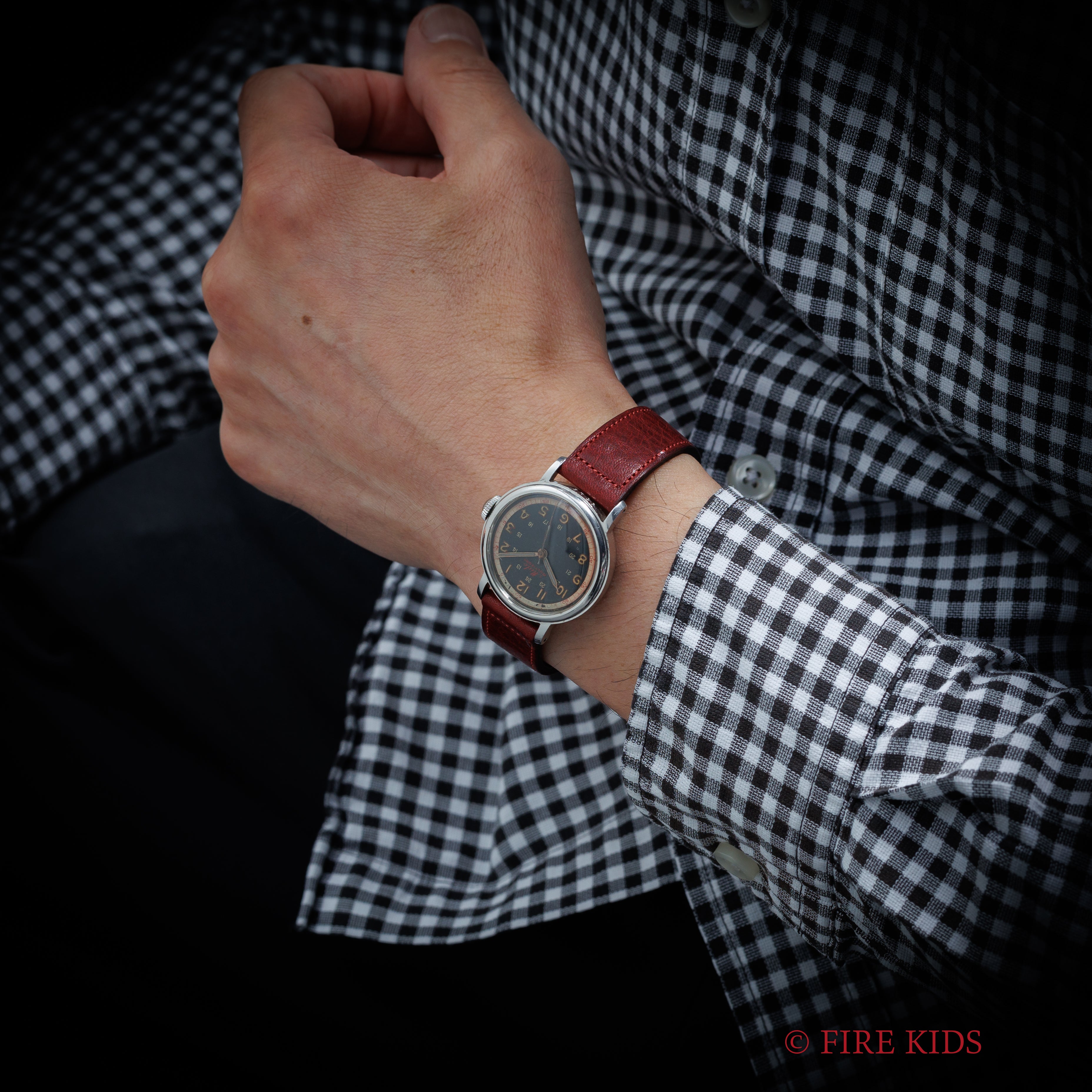 ミドー マルチフォート 33㎜ラージケース ブラックマジェスティックダイヤル 1940年代 手巻き