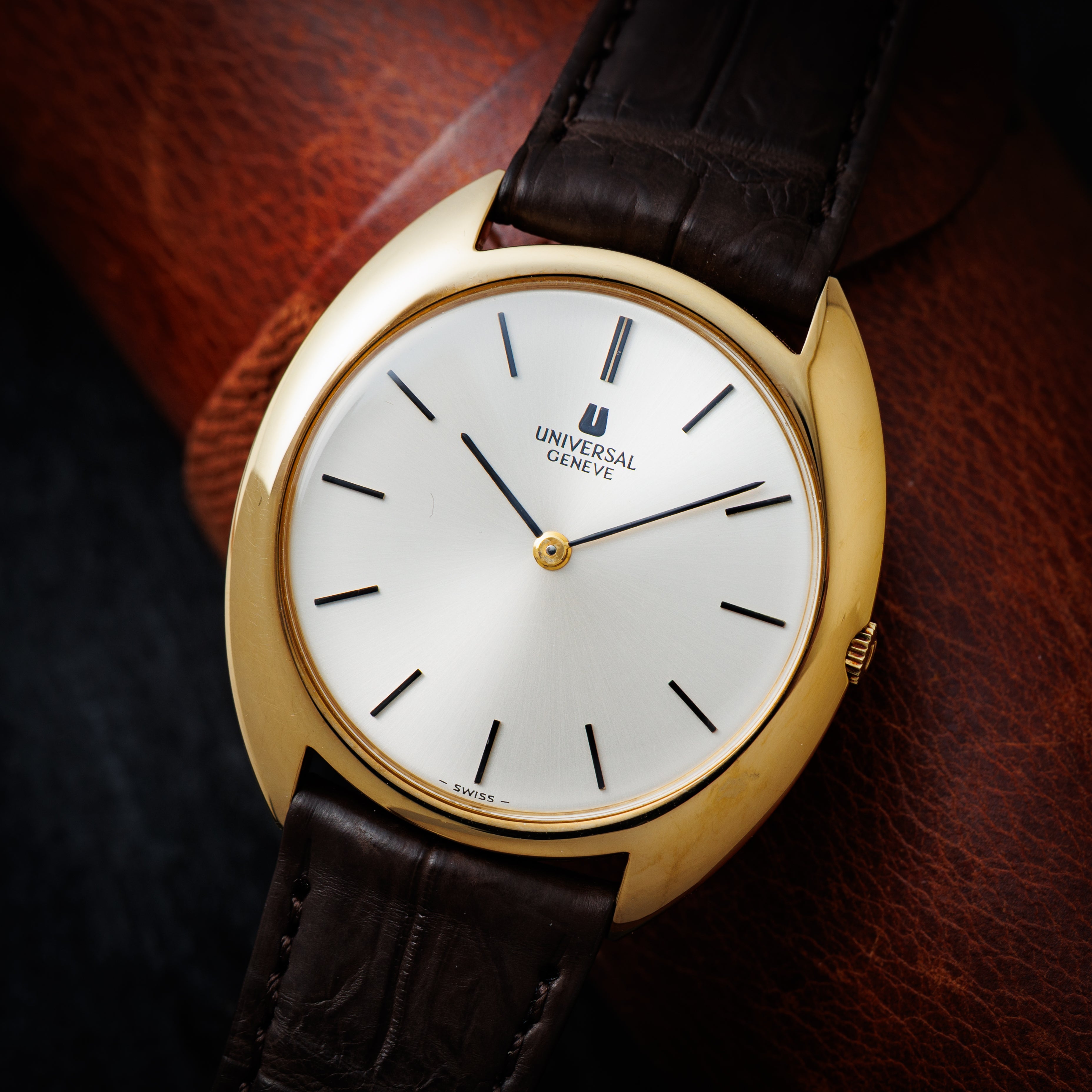 ユニバーサル・ジュネーブ GFトノーケース ウルトラスリム 1970年代製 純正尾錠付き