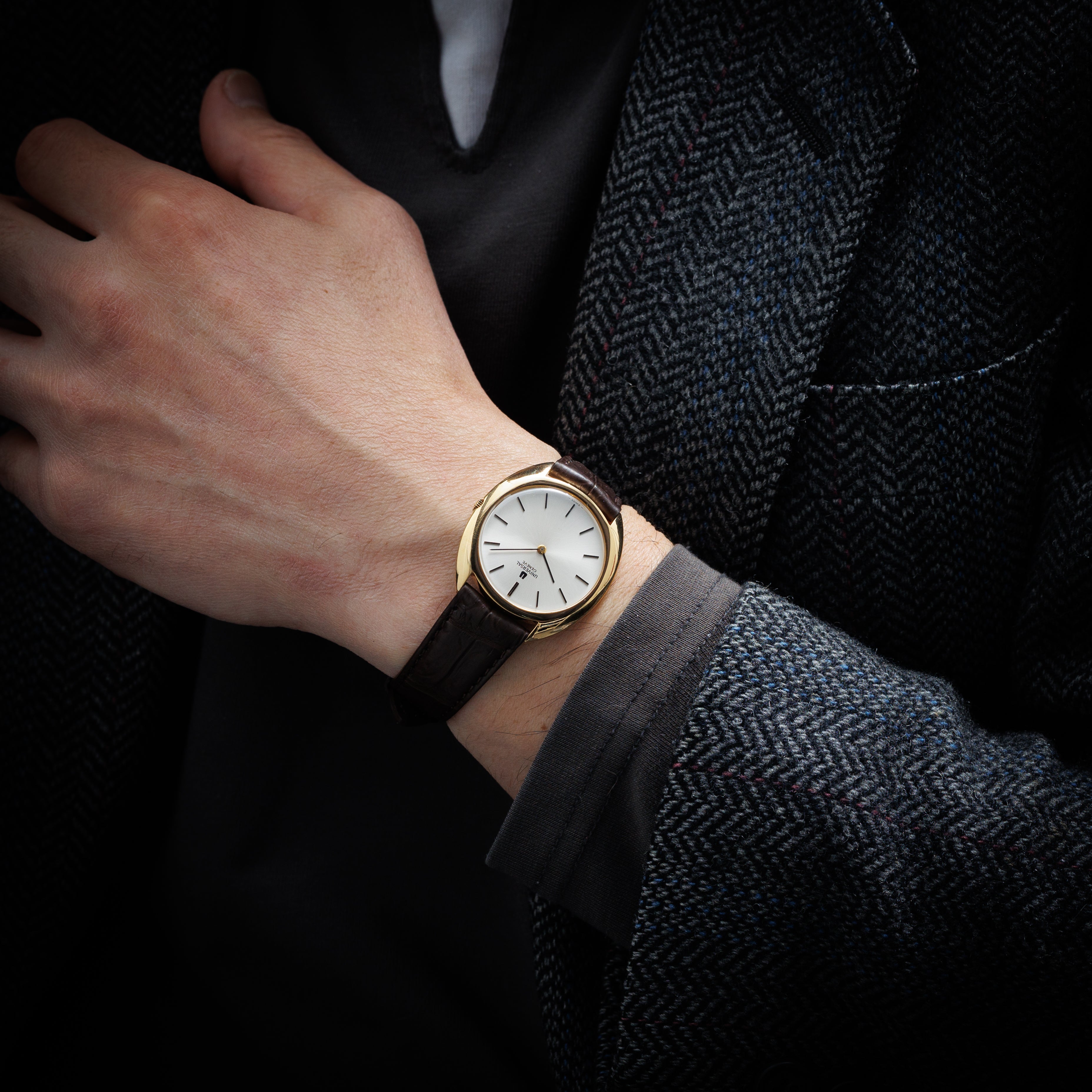 ユニバーサル・ジュネーブ GFトノーケース ウルトラスリム 1970年代製 純正尾錠付き