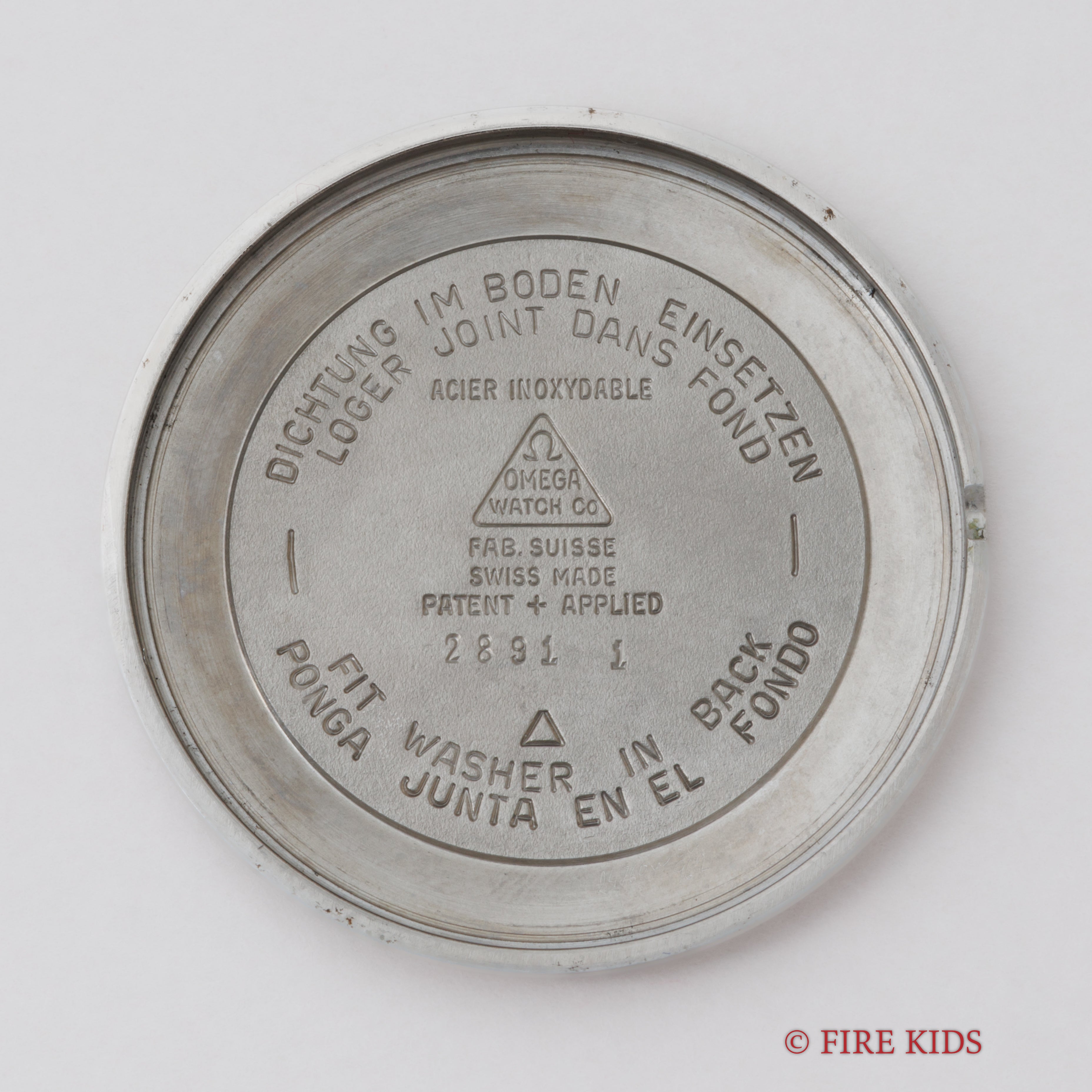 オメガ 30mmキャリバー 1956年製 ブラックミラーダイヤル 手巻き Cal.267