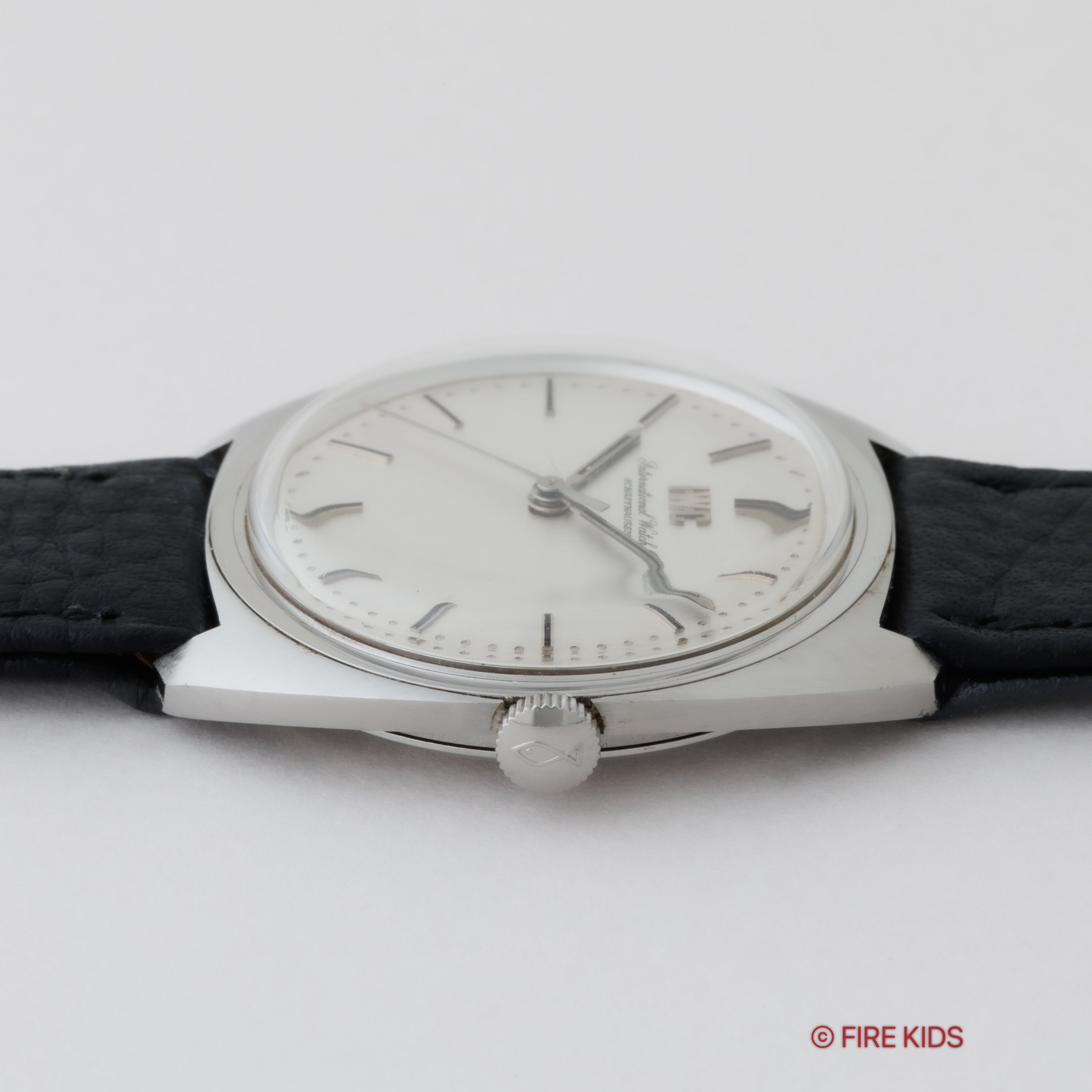 IWC トノーケース 手巻き シルバーダイヤル 1973年製 Ref.R1014A Cal.403