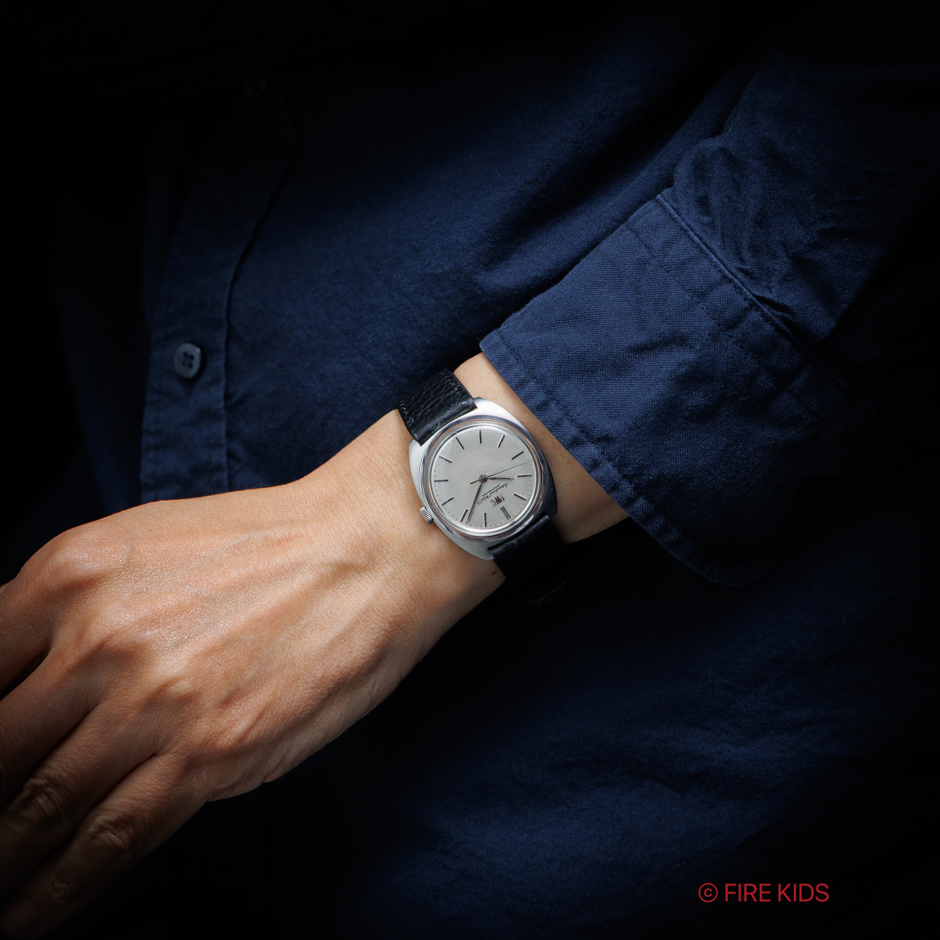 IWC トノーケース 手巻き シルバーダイヤル 1973年製 Ref.R1014A Cal.403