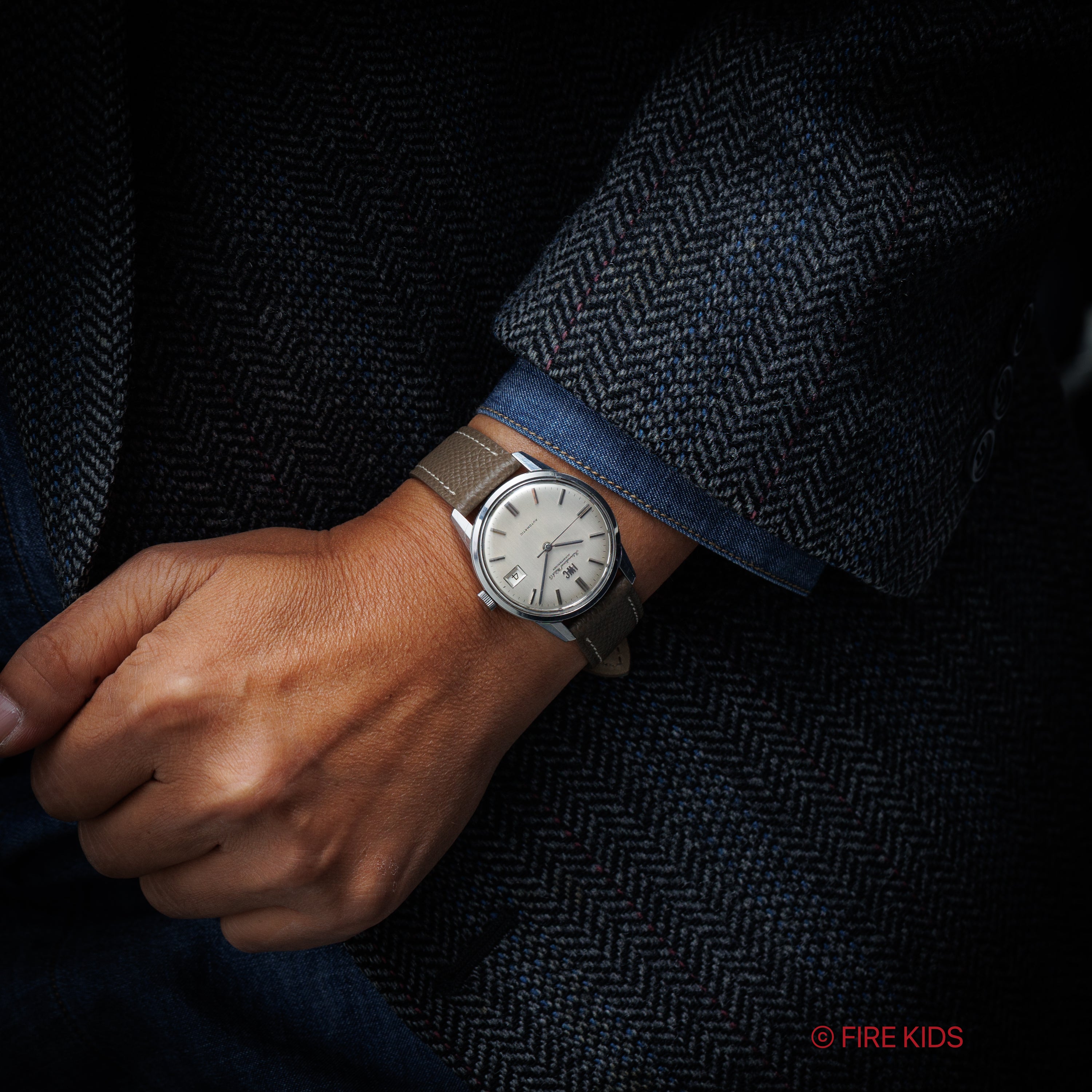 IWC ラウンドケース 1970年製(昭和45年製)ペラトン式自動巻 Ref.R810AD シルバーダイヤル