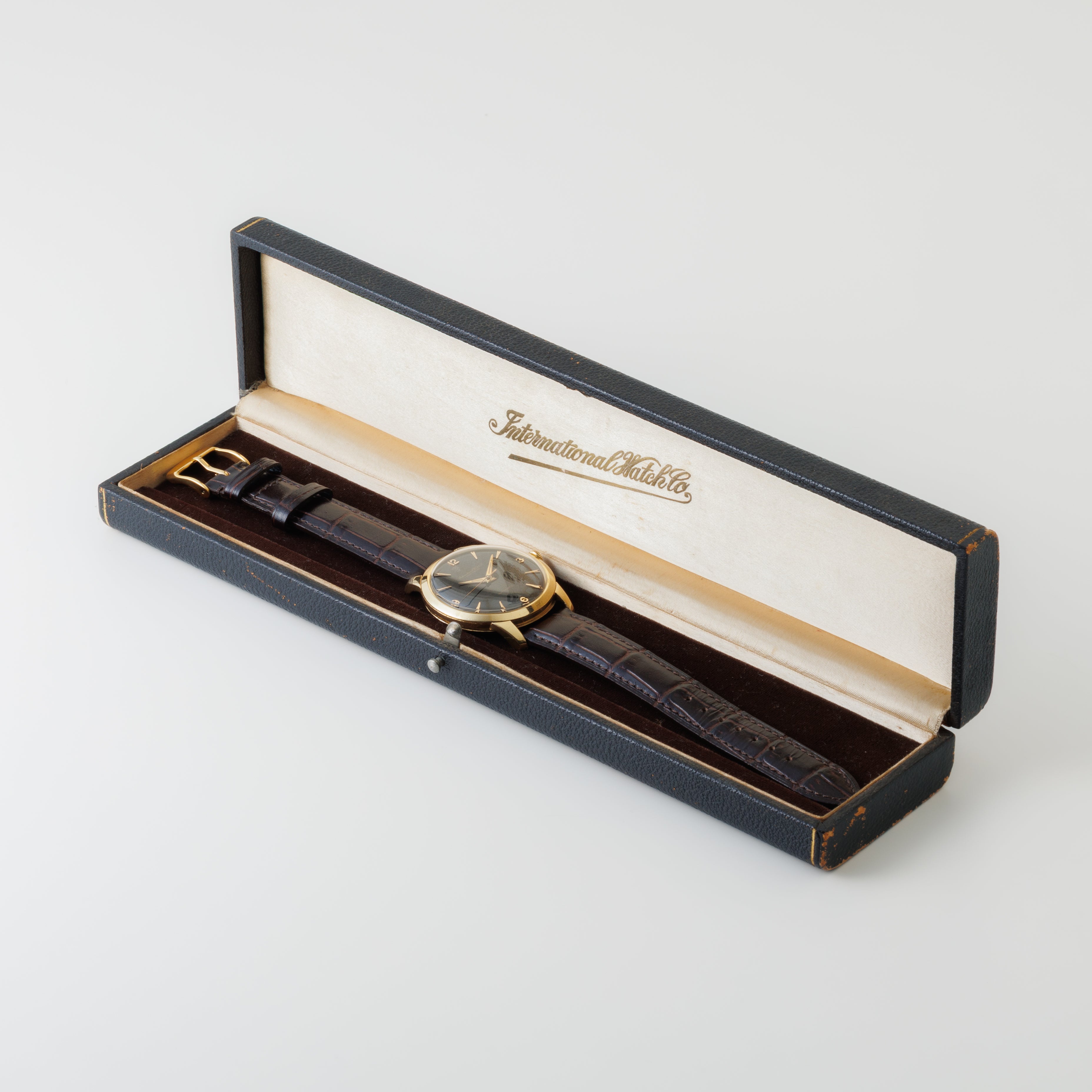 IWC ラウンドケース 18金無垢 1954年製 ブラックミラーダイヤル 箱付き