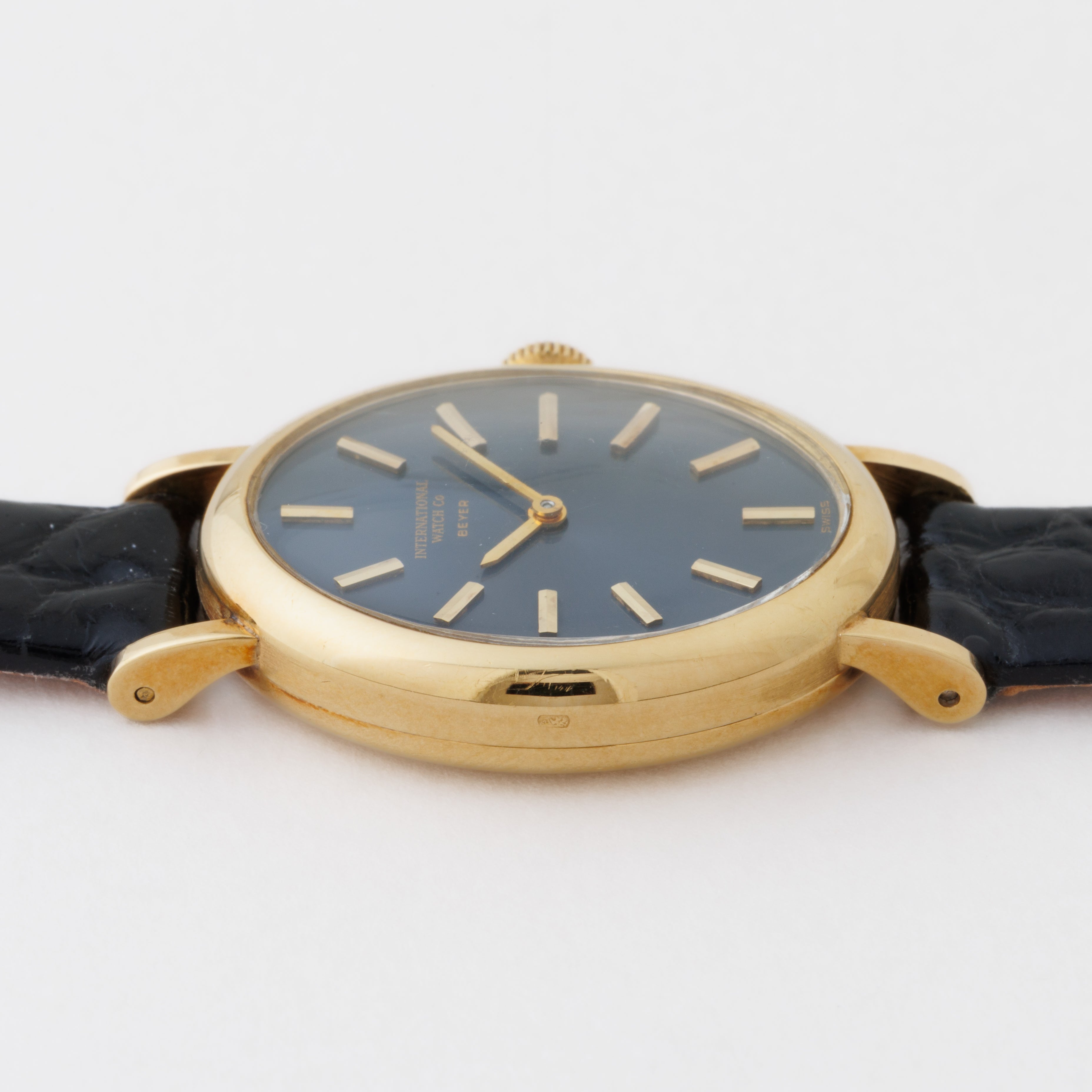 IWC 18金無垢オーバルケース BEYERダブルネーム 1976年製 ブルーグレーダイヤル 手巻きCal.412