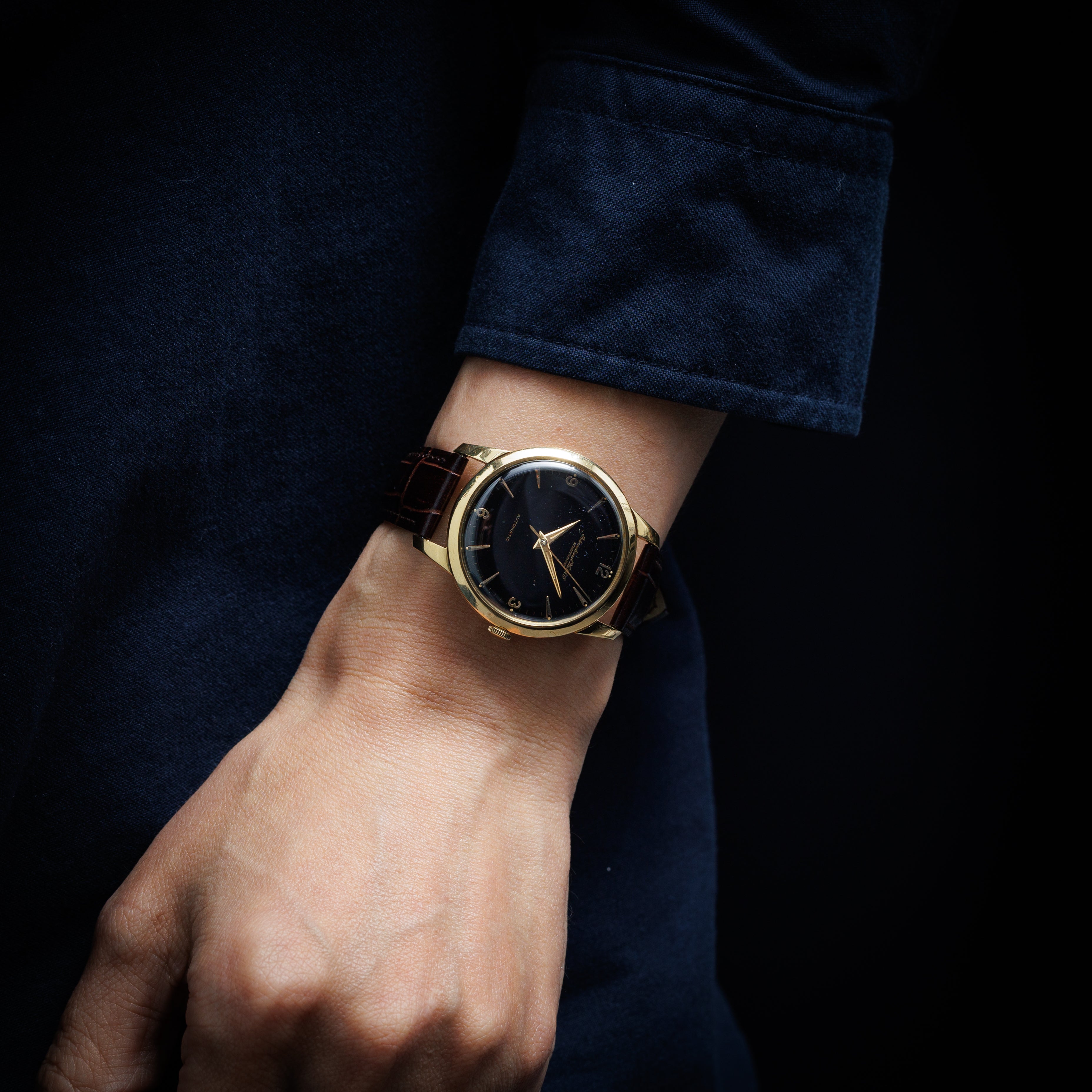 IWC ラウンドケース 18金無垢 1954年製 ブラックミラーダイヤル 箱付き