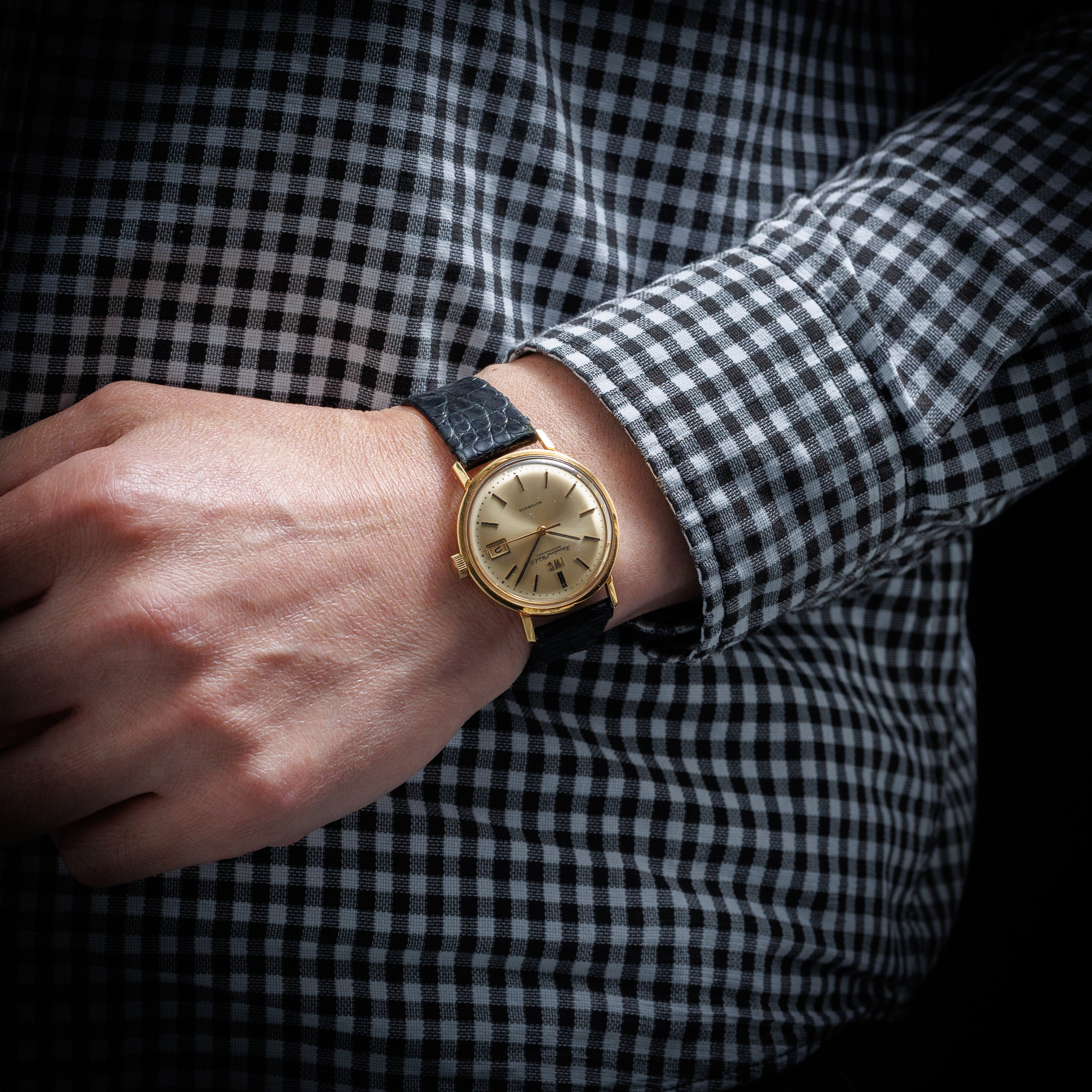 IWC 18金無垢オートマチック 1977年製 ペラトン式自動巻 Cal.8541B 純正GF尾錠付き