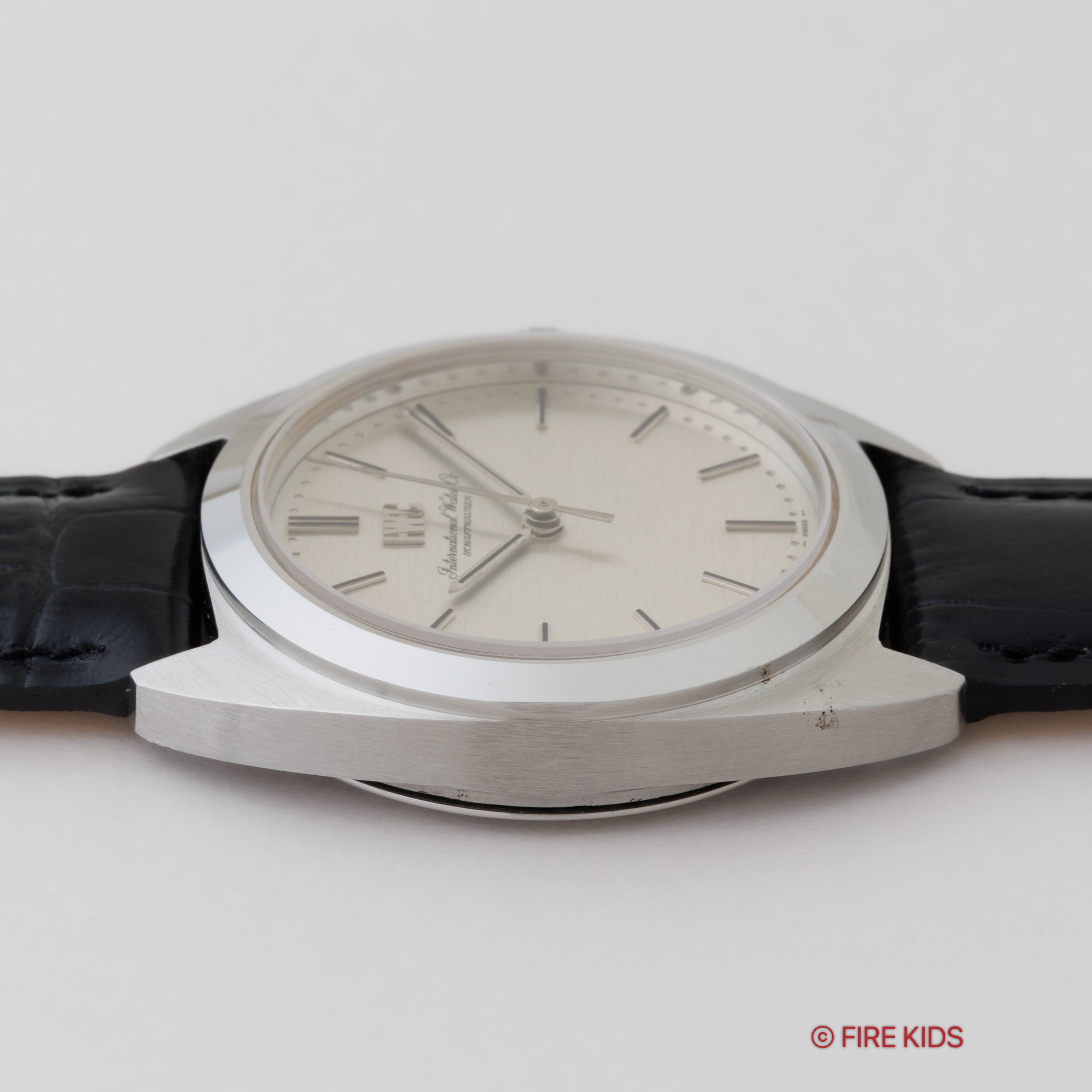 IWC トノー型 ヨットクラブスタイル 1976年製 Ref.2606 手巻き Cal.89 手巻き お魚リューズ