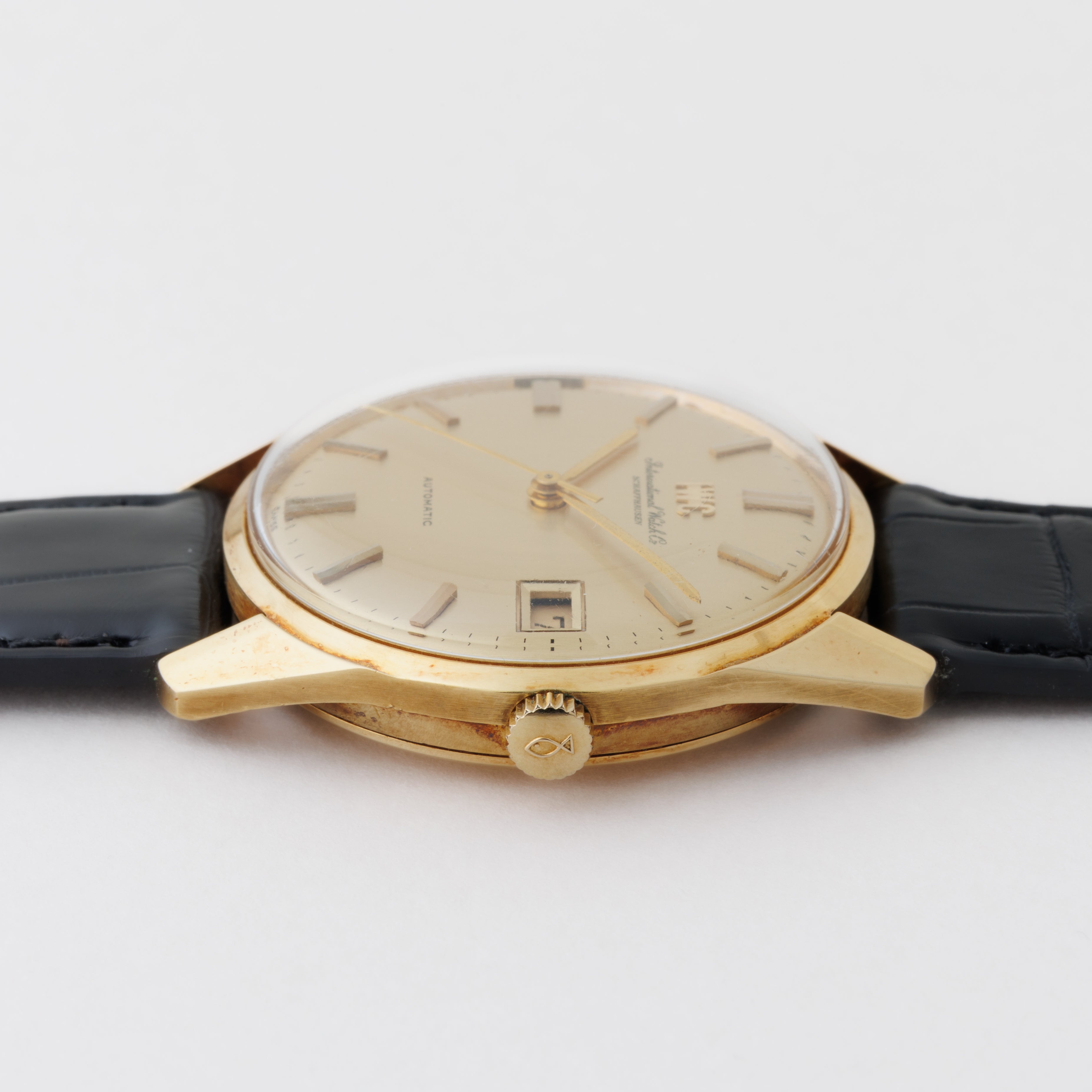 IWC ラウンドケース 1969年製 Ref.R810A 18金無垢 自動巻き Cal.8541B 純正革ベルト、尾錠付き