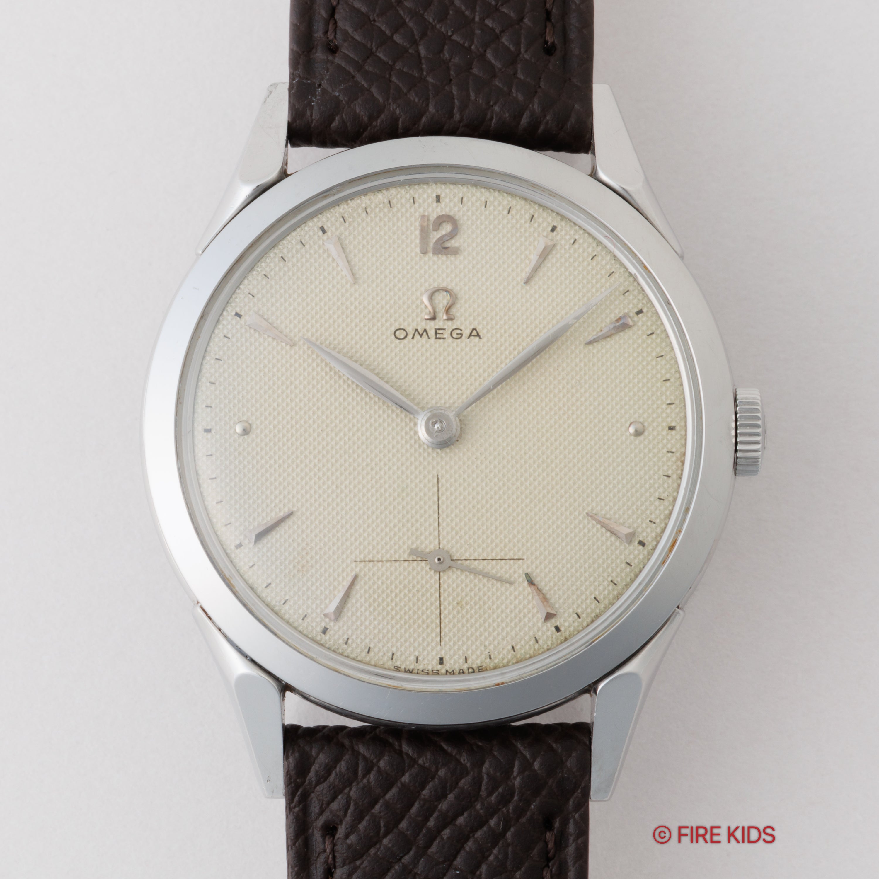 オメガ 30mmキャリバー搭載  スモールセコンド 手巻き Cal.266 1952年製