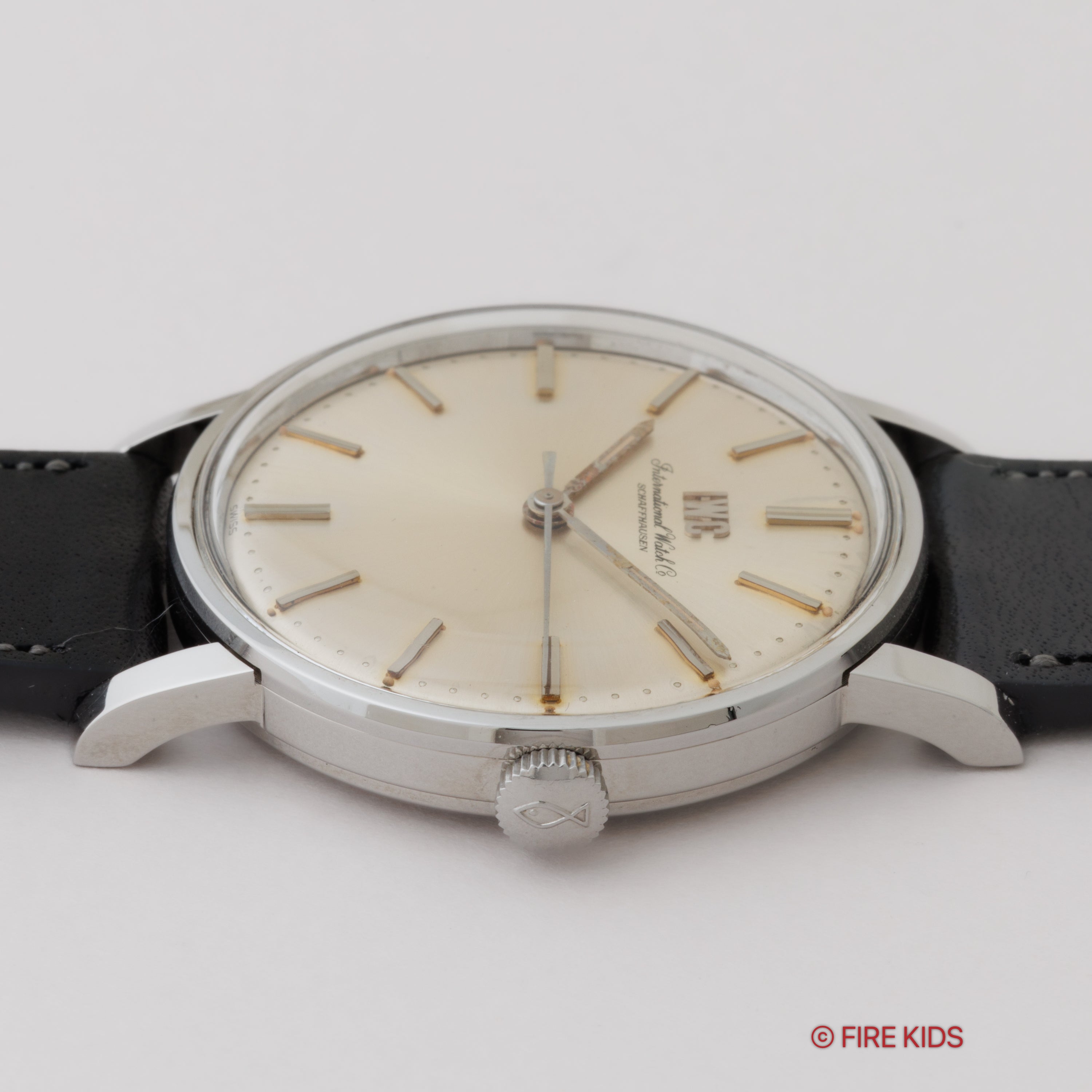 IWC Ref.602 Cal.89 手巻き ラウンドケース 純正尾錠付き 1969年製