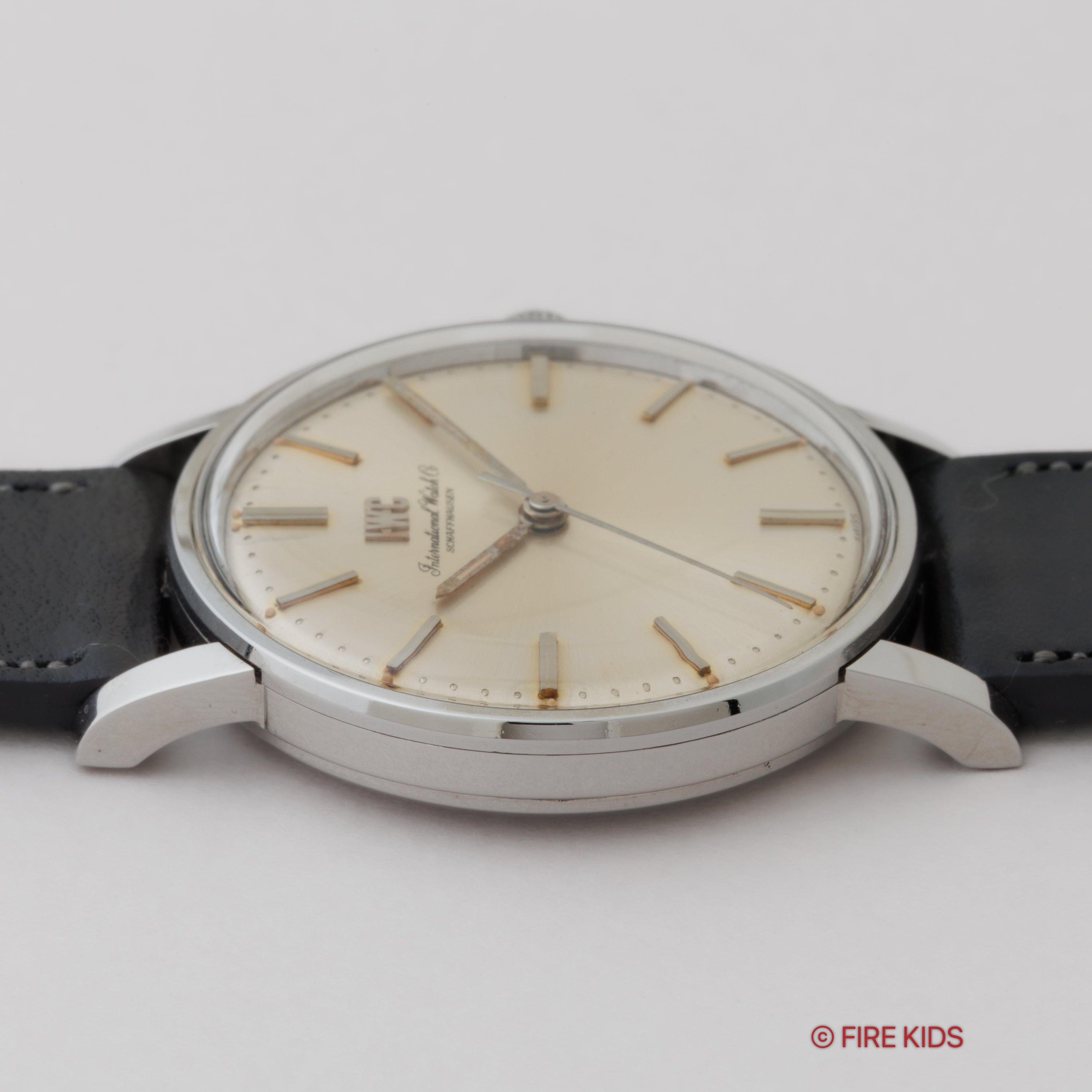 IWC Ref.602 Cal.89 手巻き ラウンドケース 純正尾錠付き 1969年製