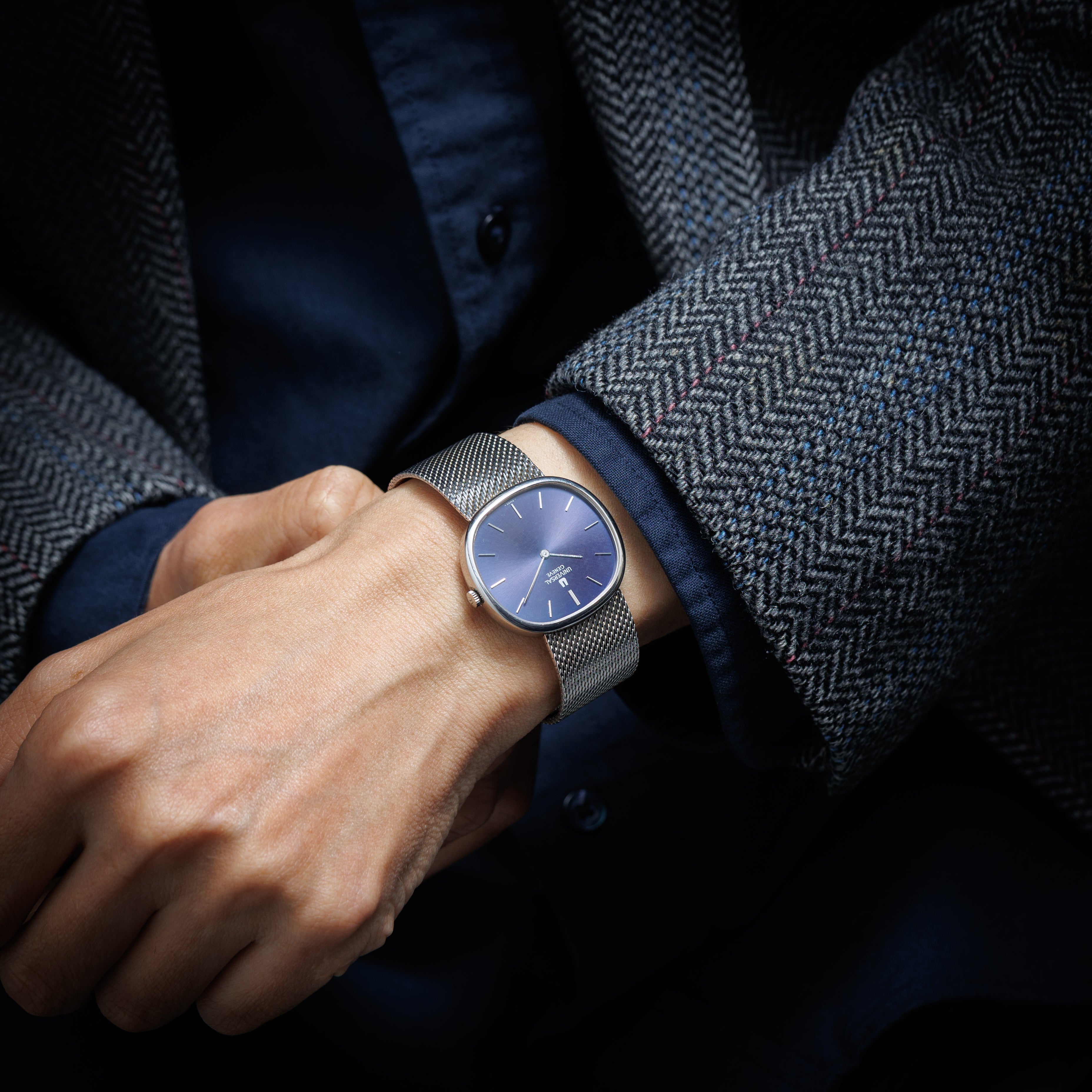 ユニバーサルジュネーブ オーバル型 1960年代 Ref.842125 手巻き ブルーダイヤル 純正メッシュブレス