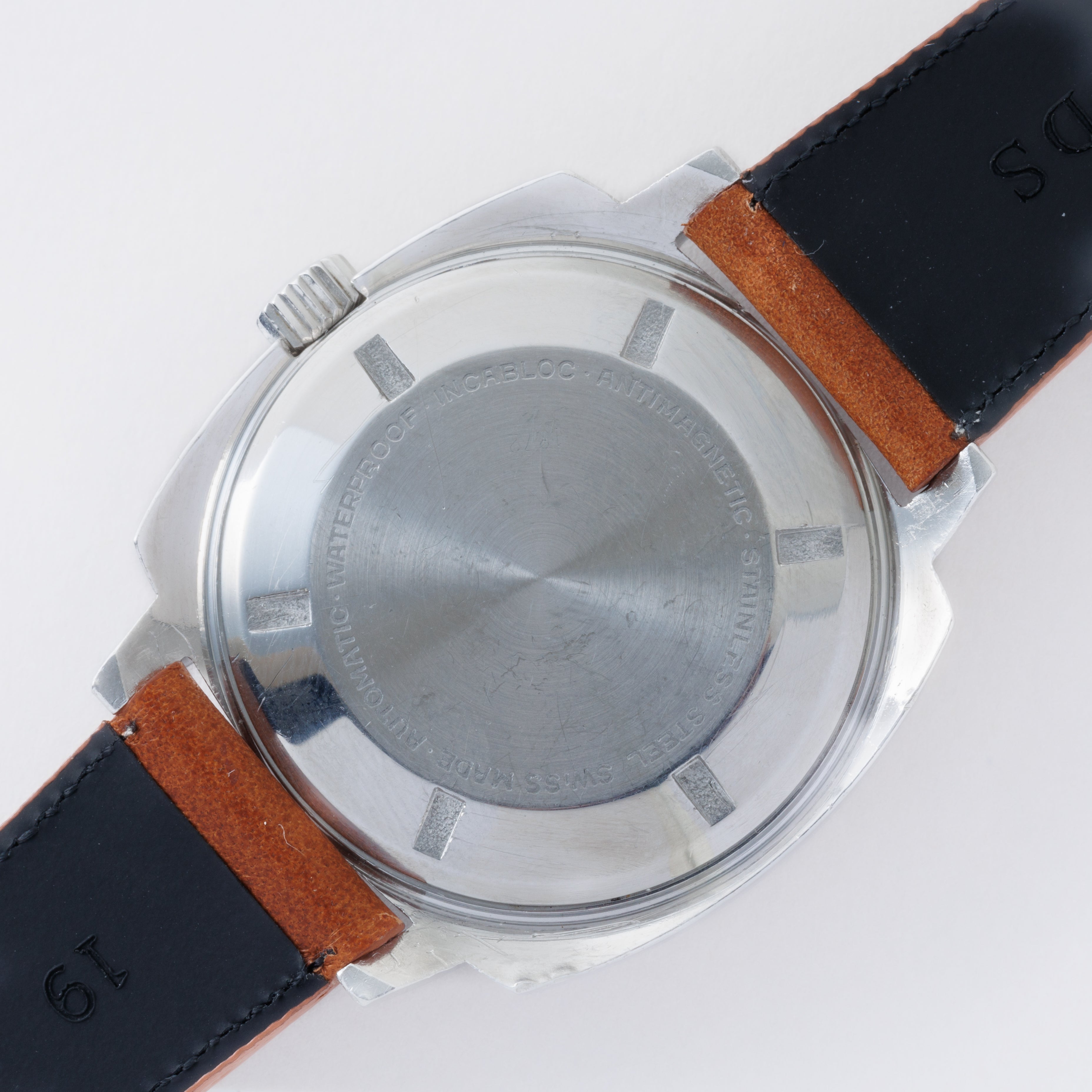 ウォルサム ダイバーズウオッチ クッションケース 1960年代製 自動巻き Cal.2472