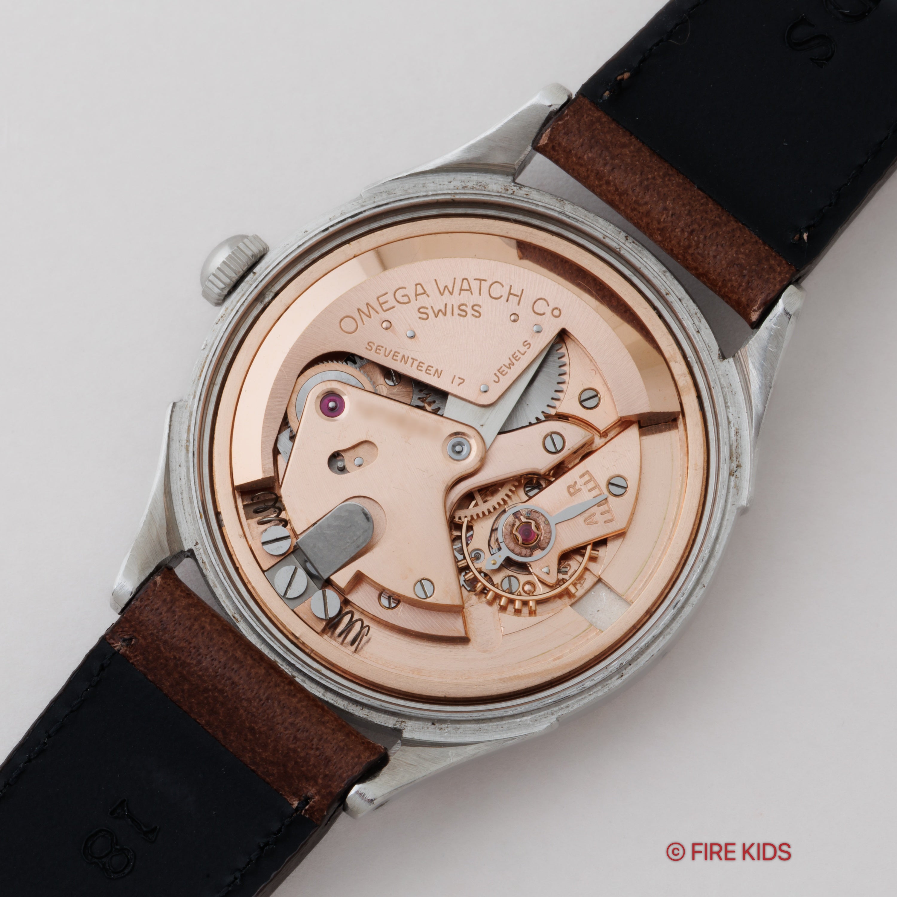 オメガ ラウンドケース 飛びローマ 1944年製 バンパー式オートマチック Ref.2421/4