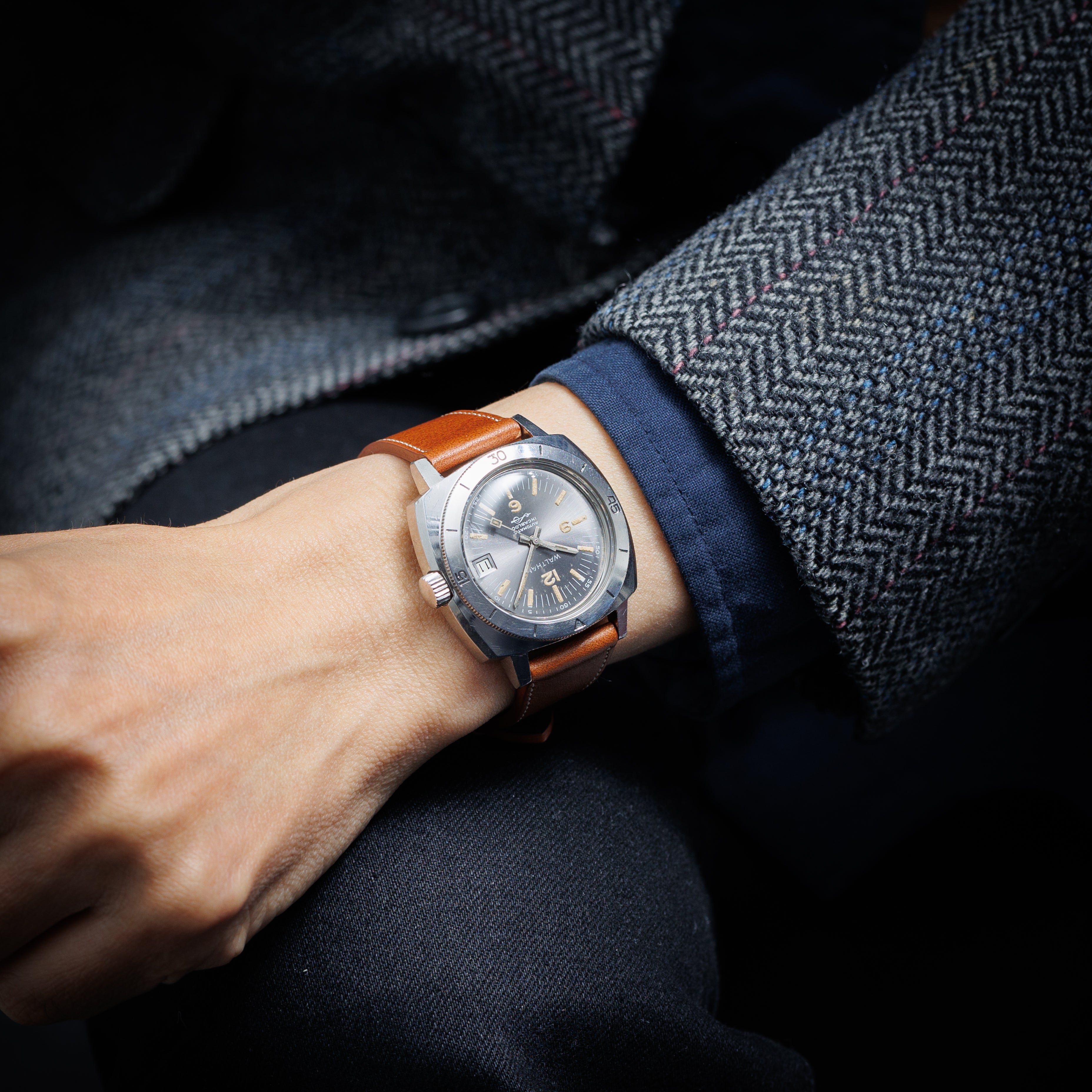 ウォルサム ダイバーズウオッチ クッションケース 1960年代製 自動巻き Cal.2472