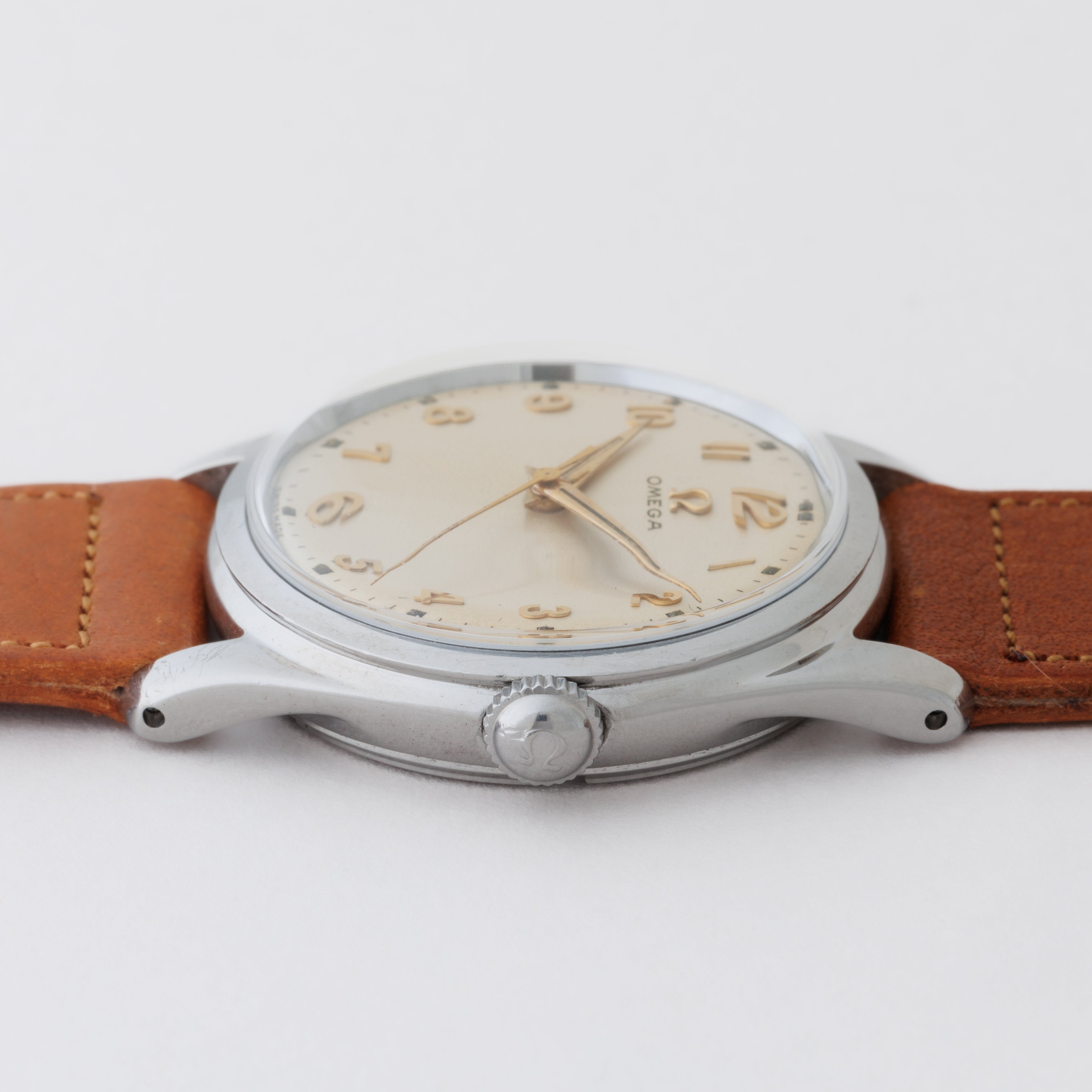 オメガ ラウンドケース 1952年製 Ref.2690 2 SC 手巻き Cal.420