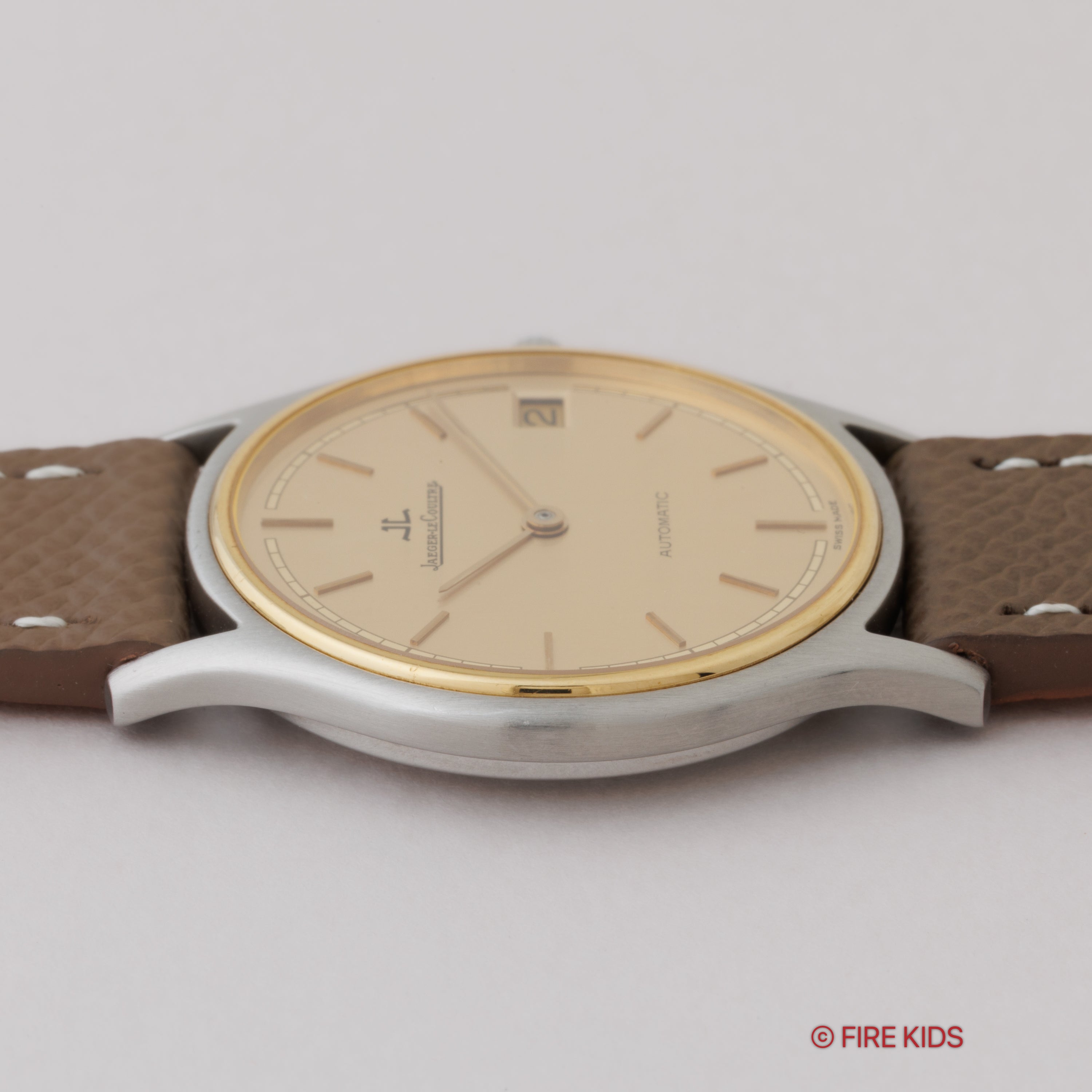 ジャガールクルト ラウンドケース YGベゼル 1980年代製 アイボリーダイヤル Ref.145.113.5